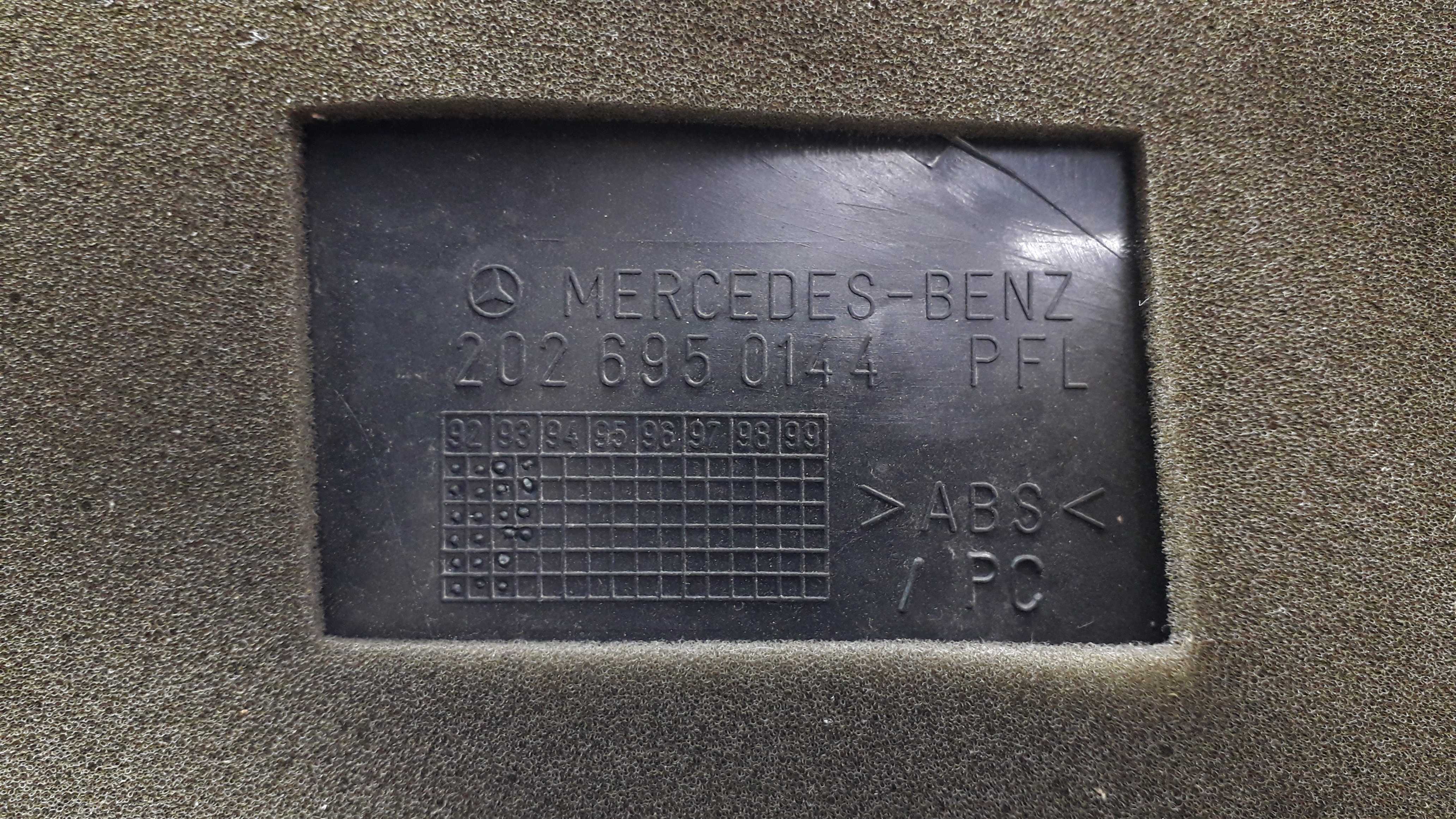 Acabamento Coluna Traseira Esquerda Mercedes C180/c220/c280 7