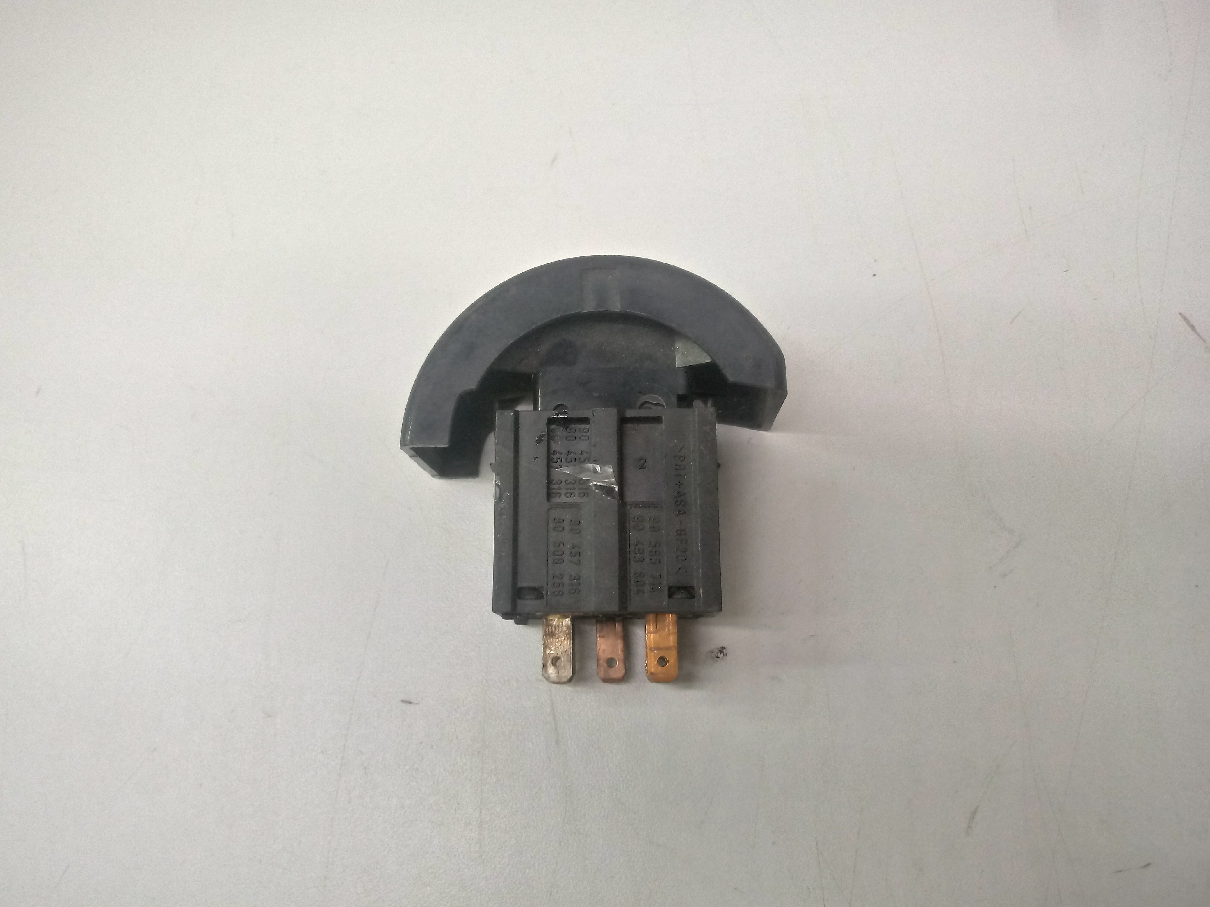 Botao Pisca Alerta Gm Astra 99/12 Preto 2