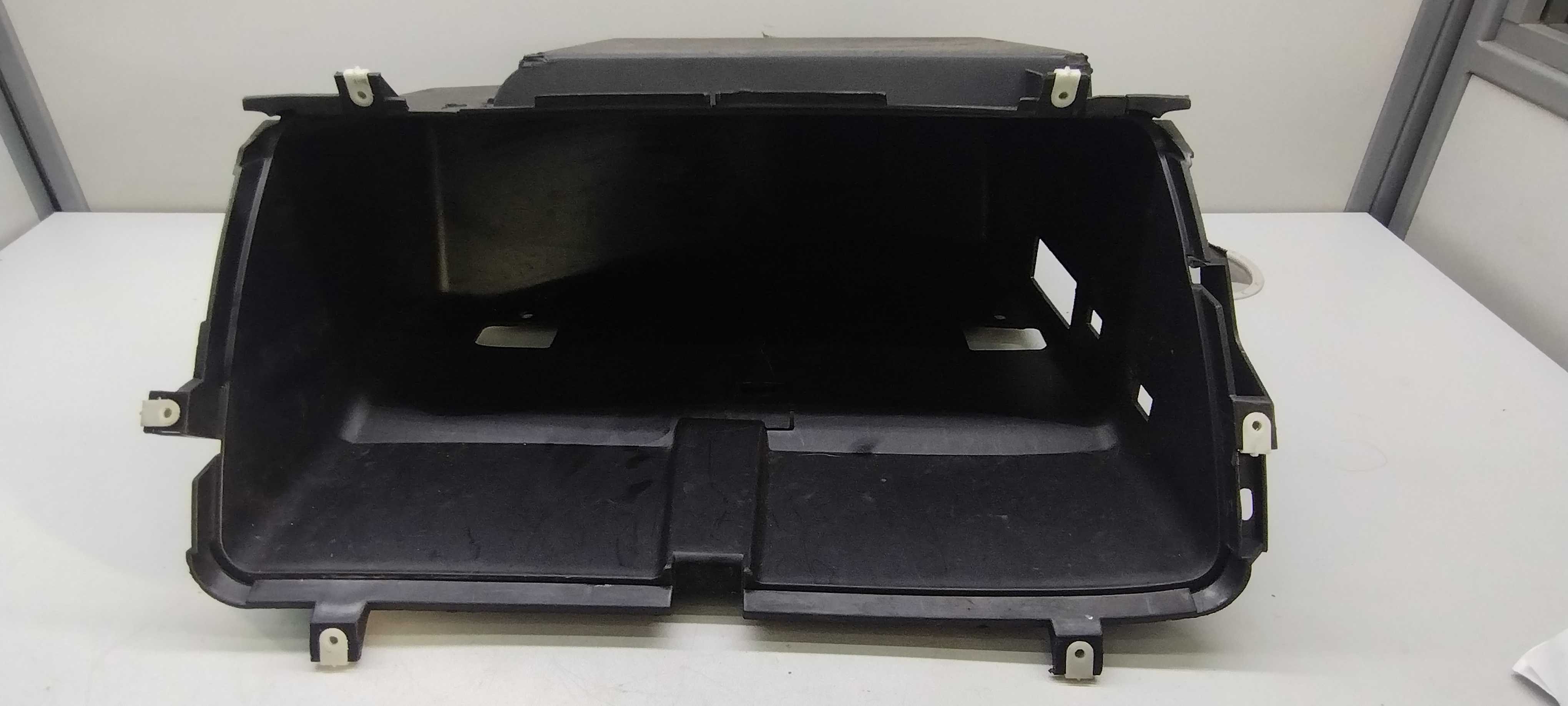 Caixa Porta Luvas Peugeot 206 1999/2010 1