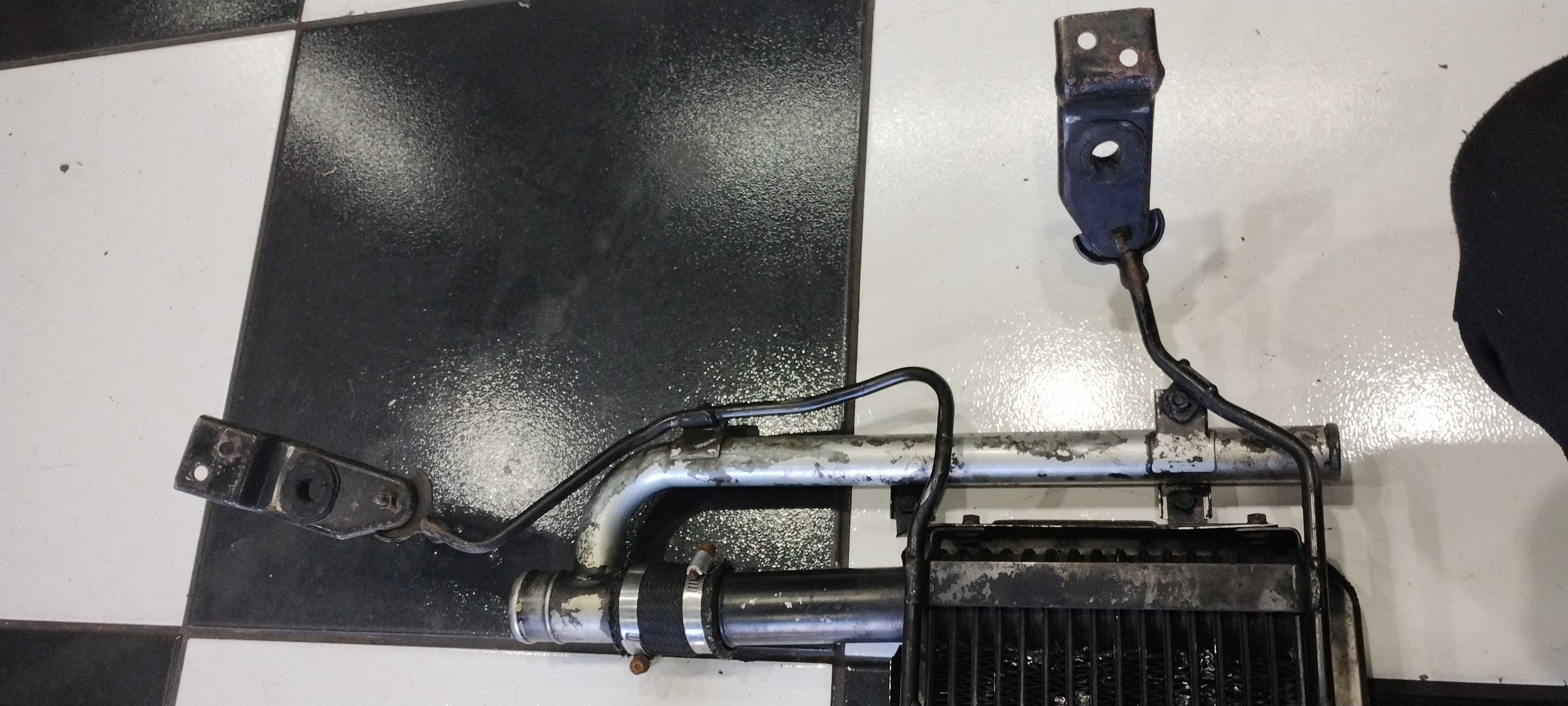 Radiador Intercooler Mitsubishi Pajero Sport 2.8 02 Usado 8