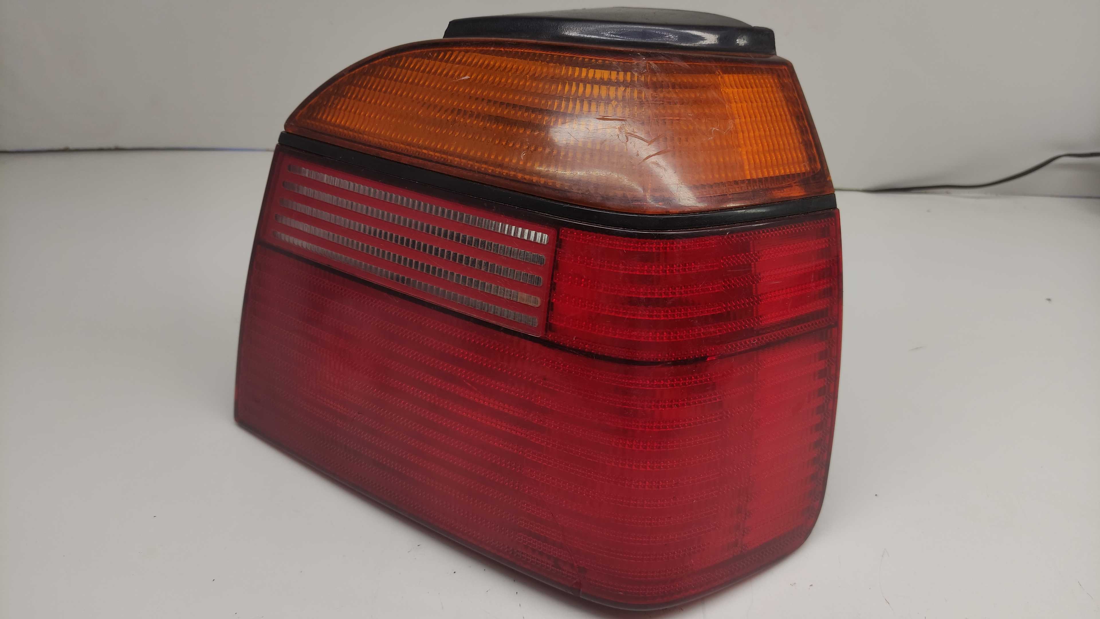 Lanterna Golf 95 Traseira Lado Direito Hella C/ Detalhe 2