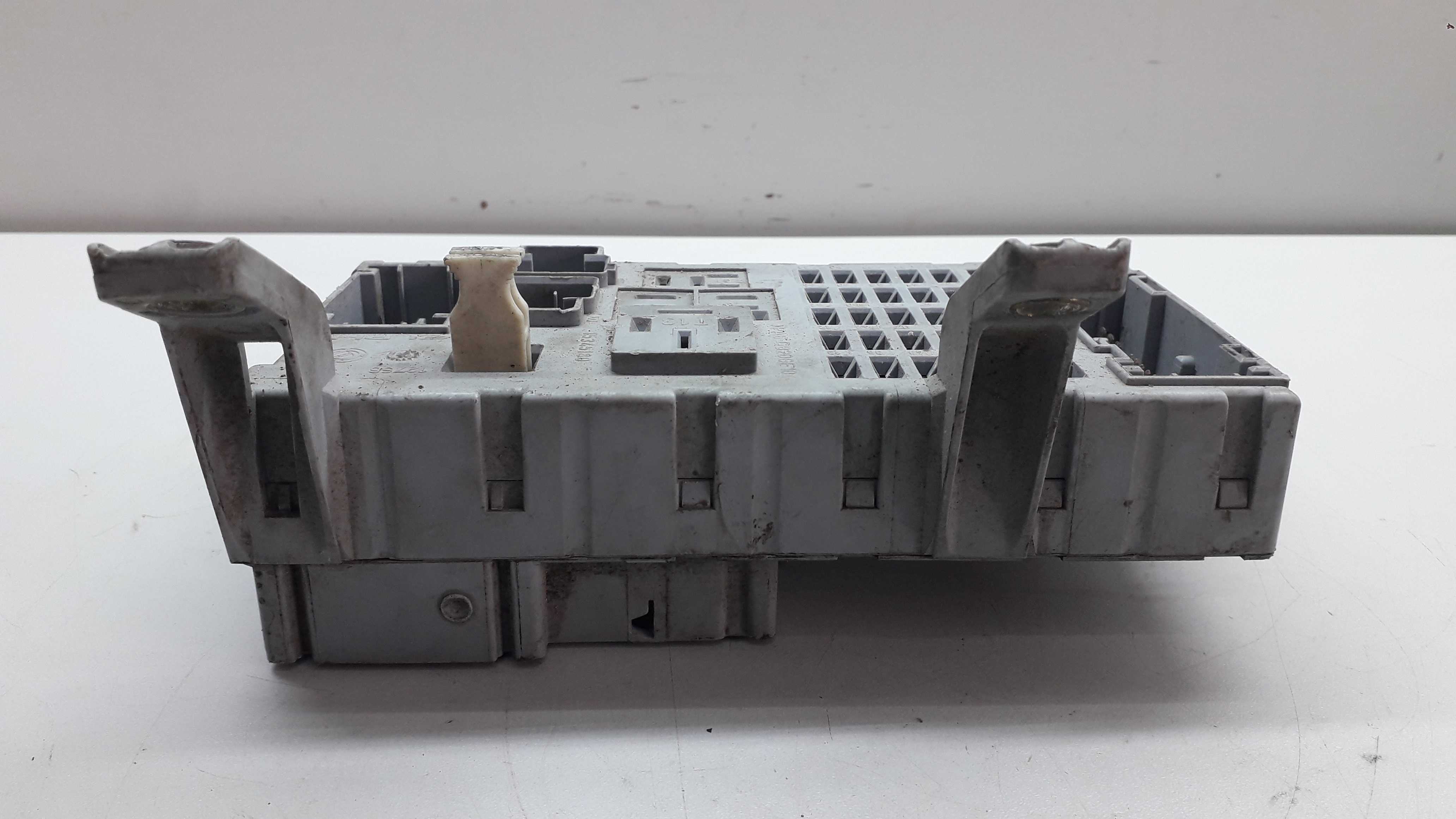 Caixa De Fusíveis Fiat Palio Idea 2005/2010 4