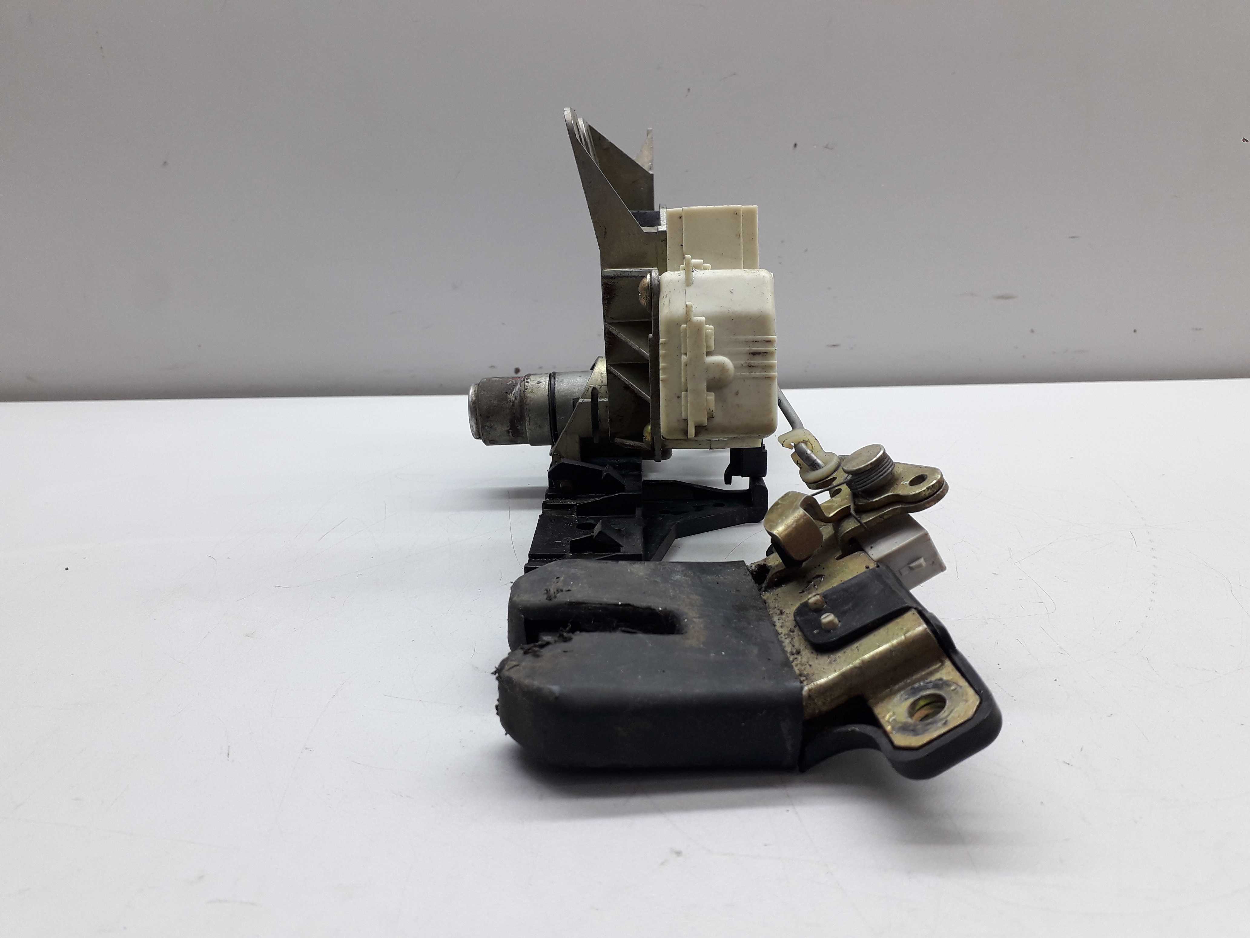 Fechadura Tampa Traseira Vw Passat Alemão 1999/2004 2