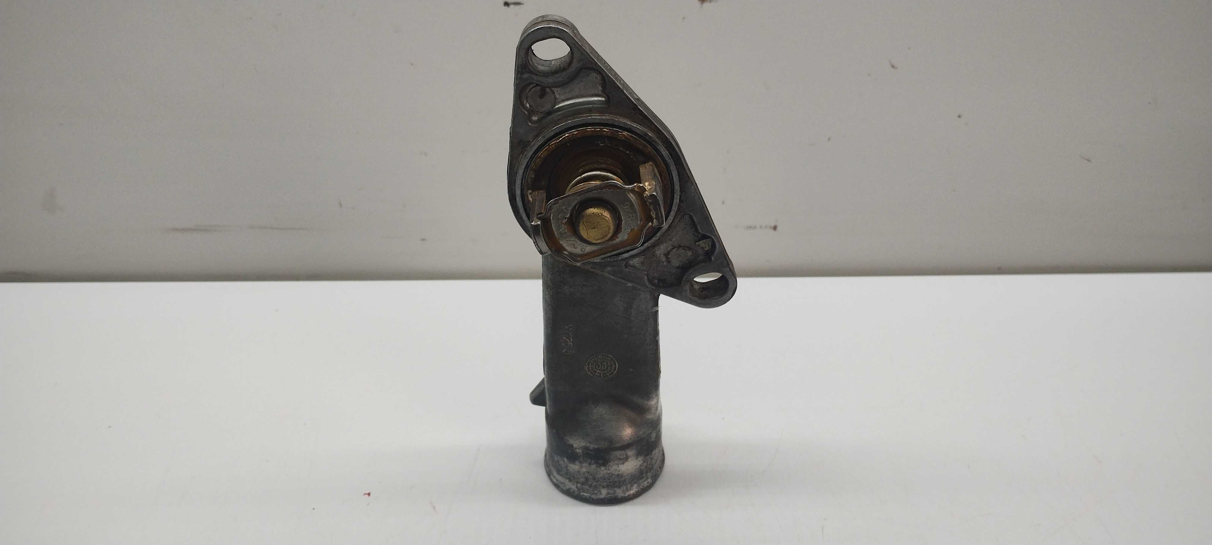 Suporte Da Válvula Termostática Gm Corsa 1.0 8v 1995/2009 2