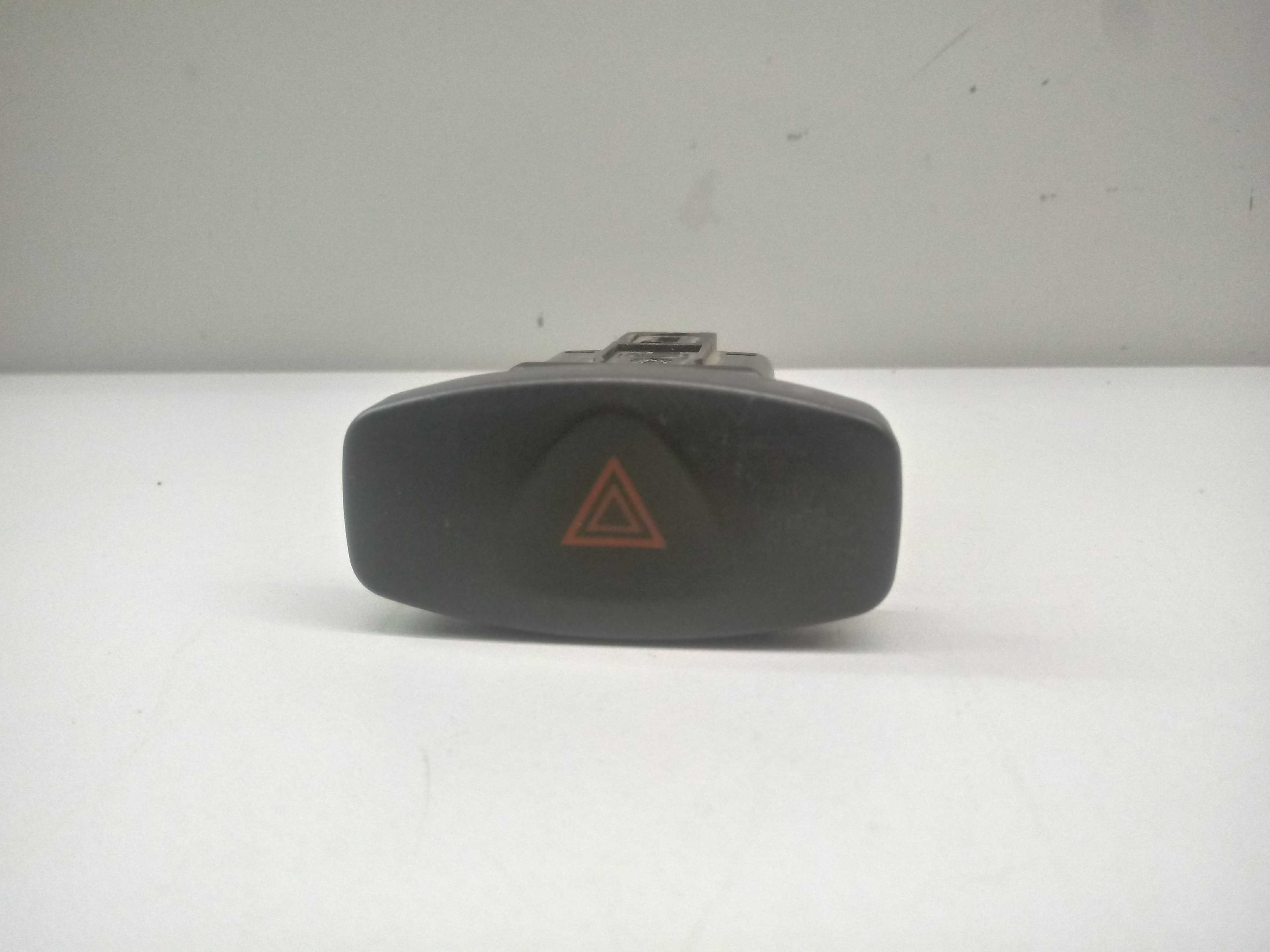 Botao Pisca Alerta Renault Sandero Logan 11/15 Preto 1