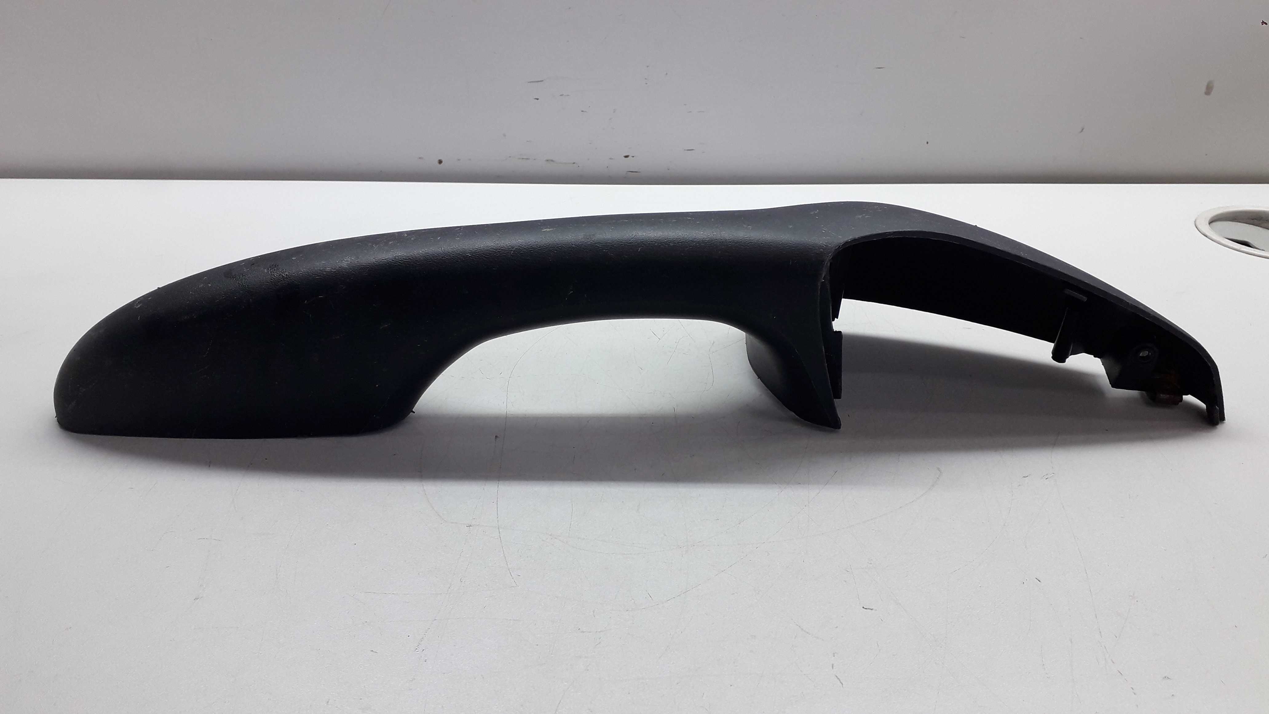 Apoio De Braço Puxador Porta Dianteira Direita Fiat Palio 4