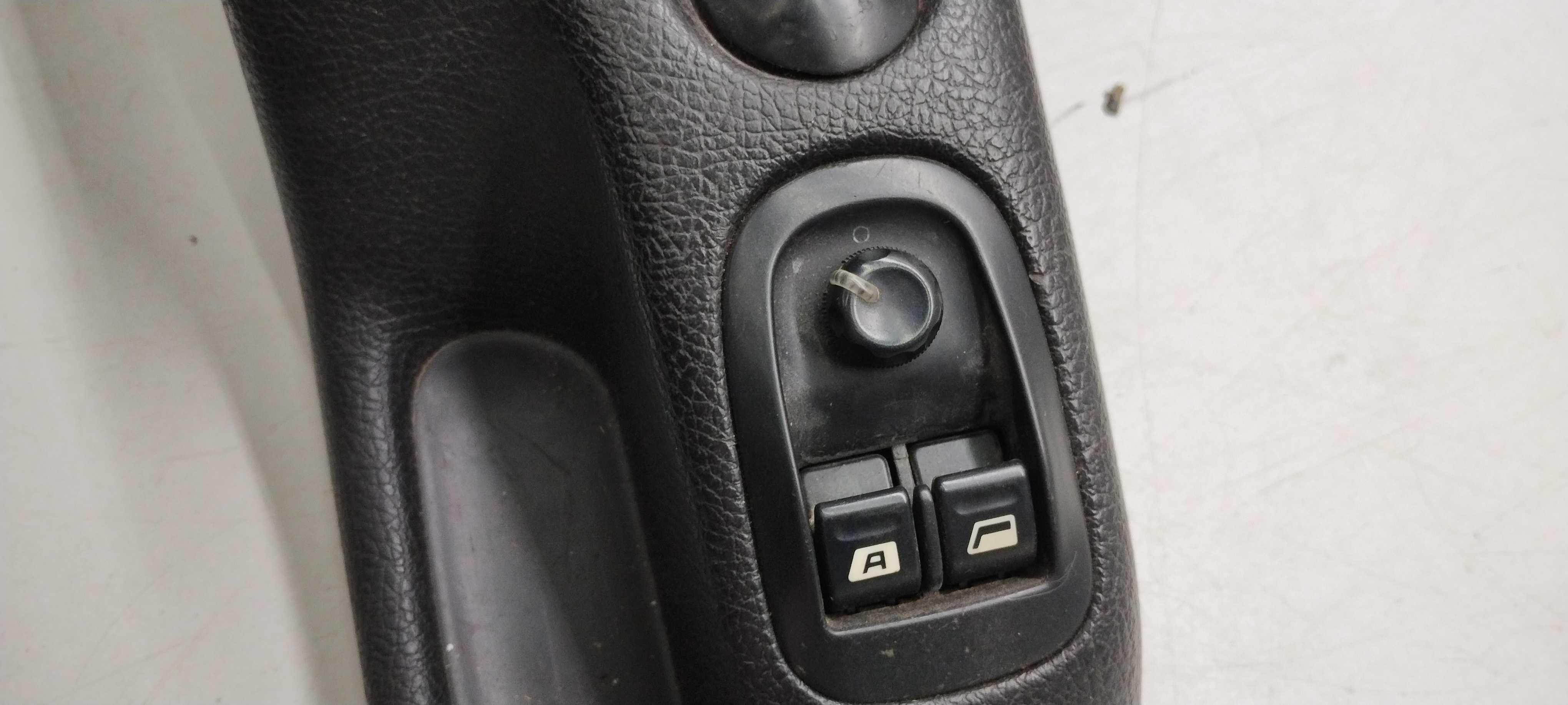 Console Central Peugeot 206 03/07 7