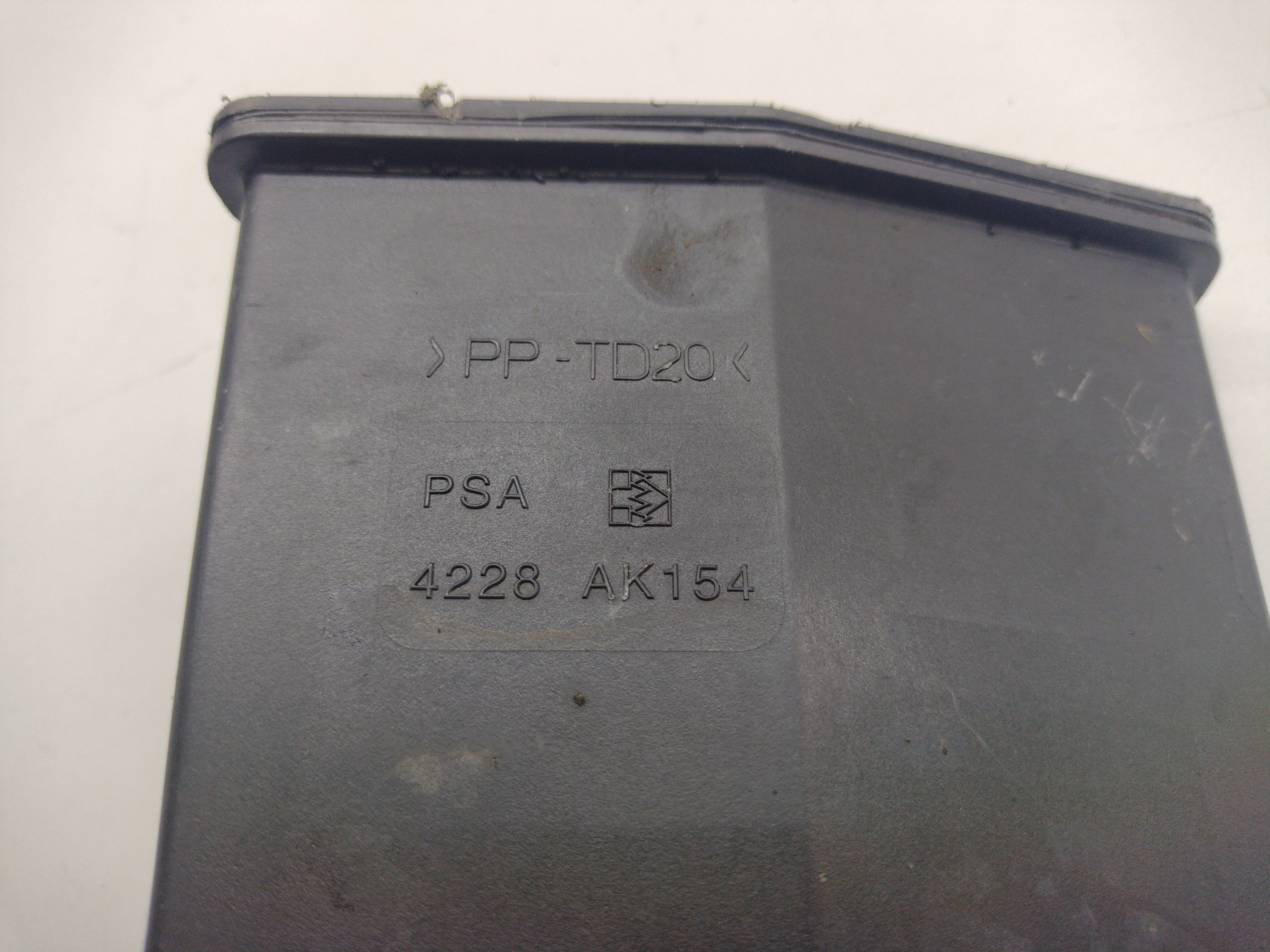 Filtro Canister Citroen C4 2.0 16v 2011 5