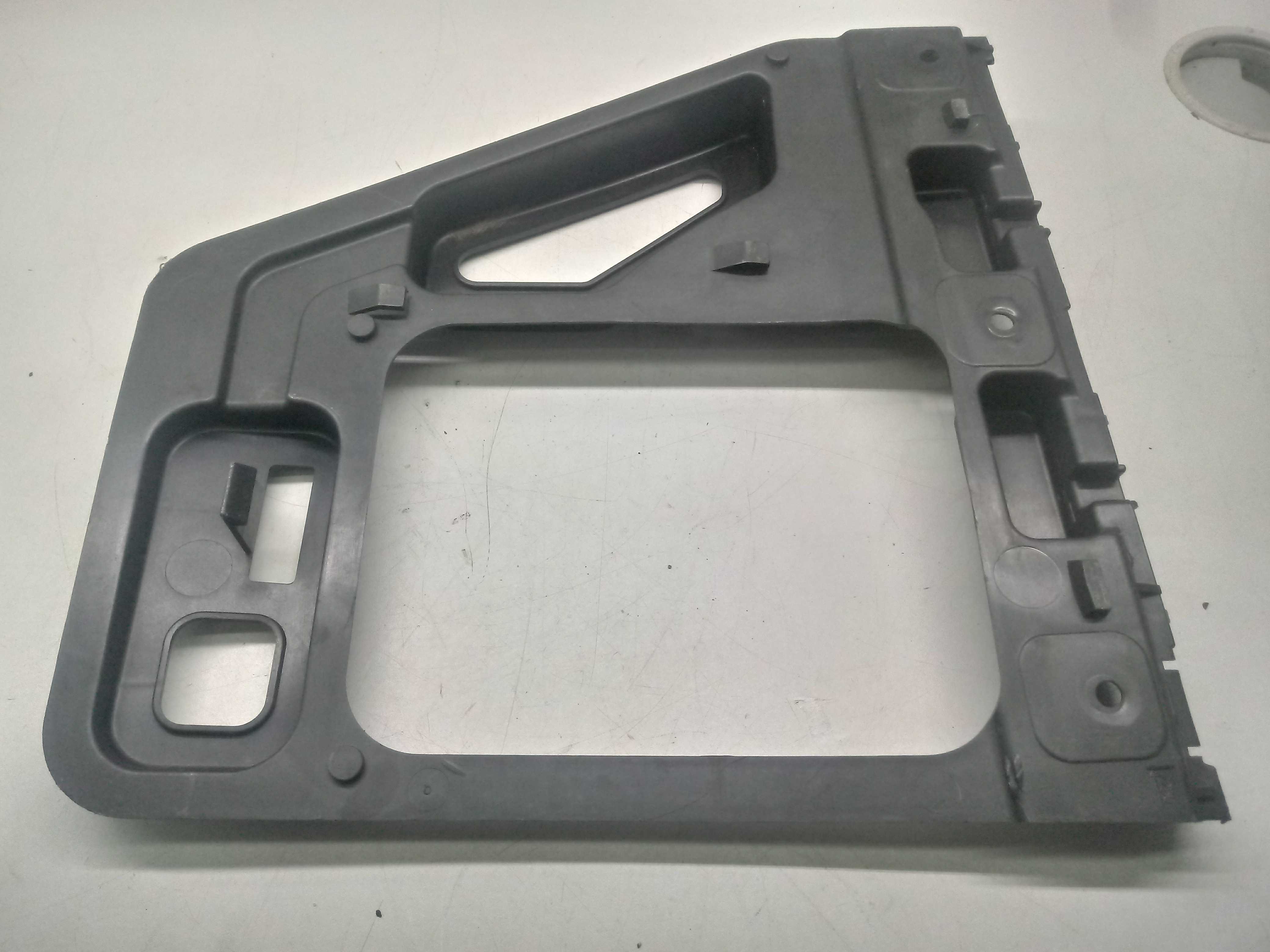 Guia Pára-choque Traseiro Esquerdo Peugeot 307 Sedan 2013 3