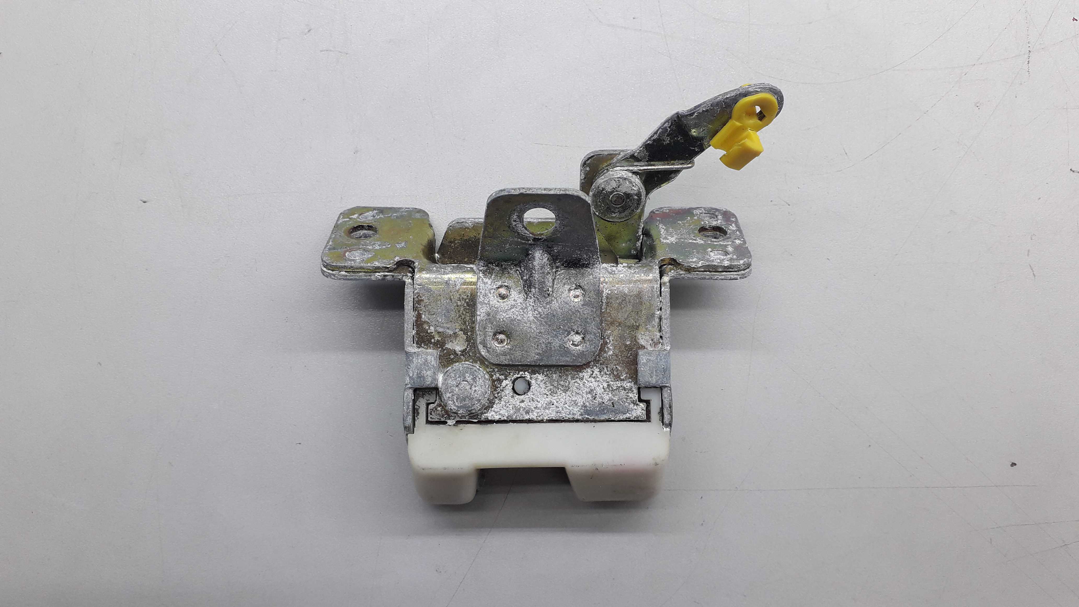 Fechadura Tampa Traseira Gm Corsa 1994/2001 1