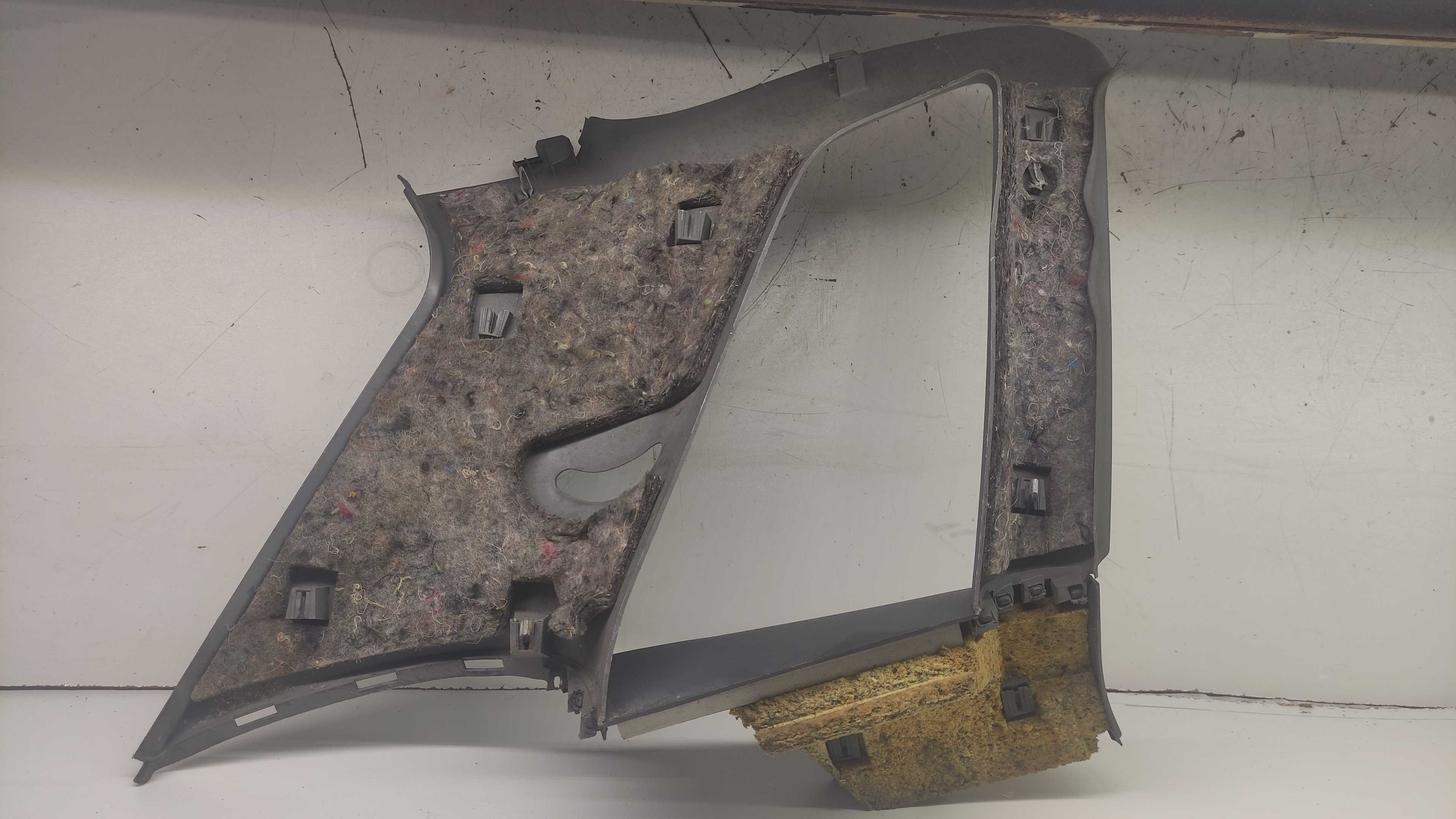 Acabamento Da Coluna Traseira Direita Audi A3 4 Portas 3