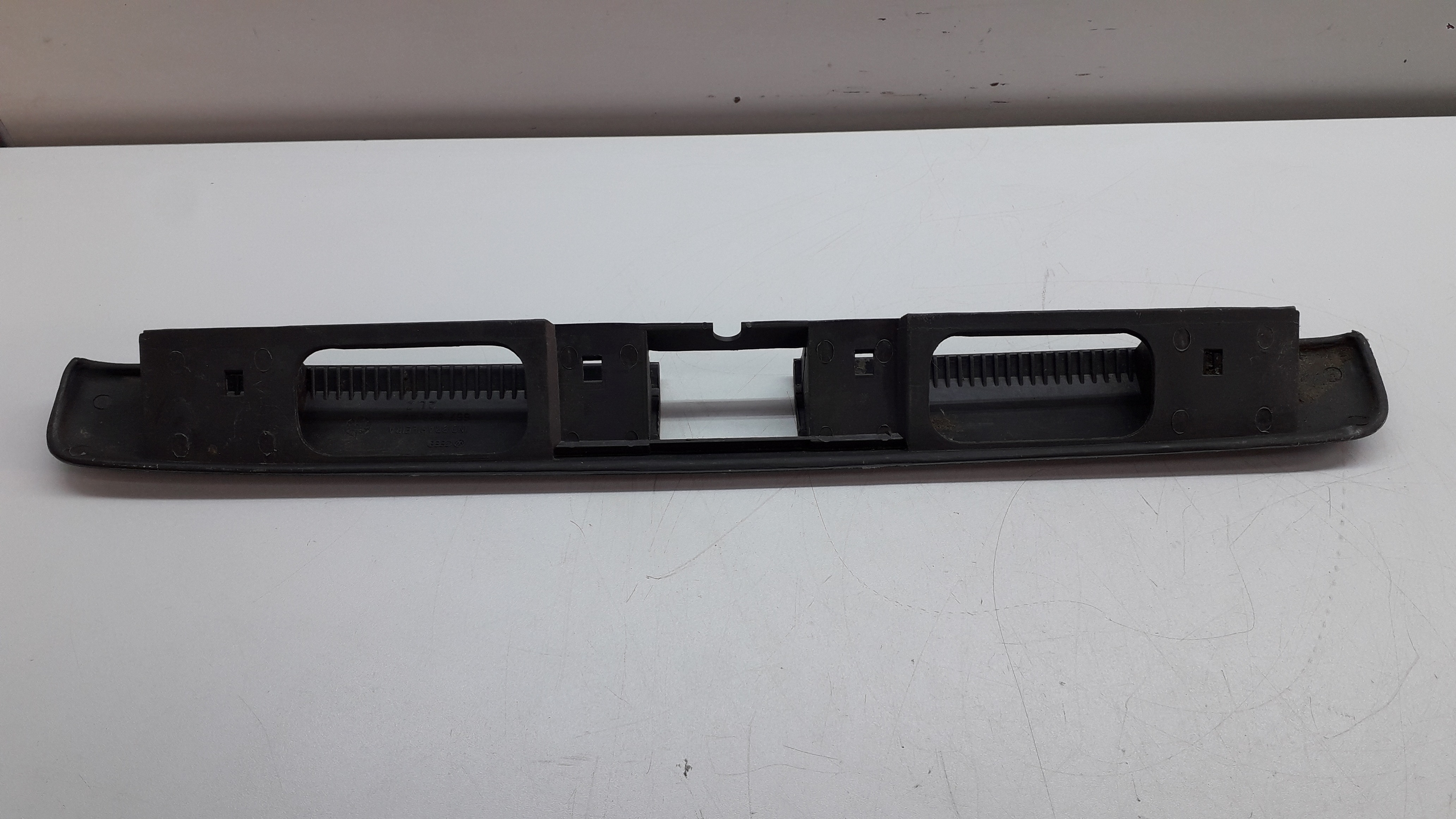 Friso Régua Tampa Traseira Volkwagen Pointer 93 96 Preto 3