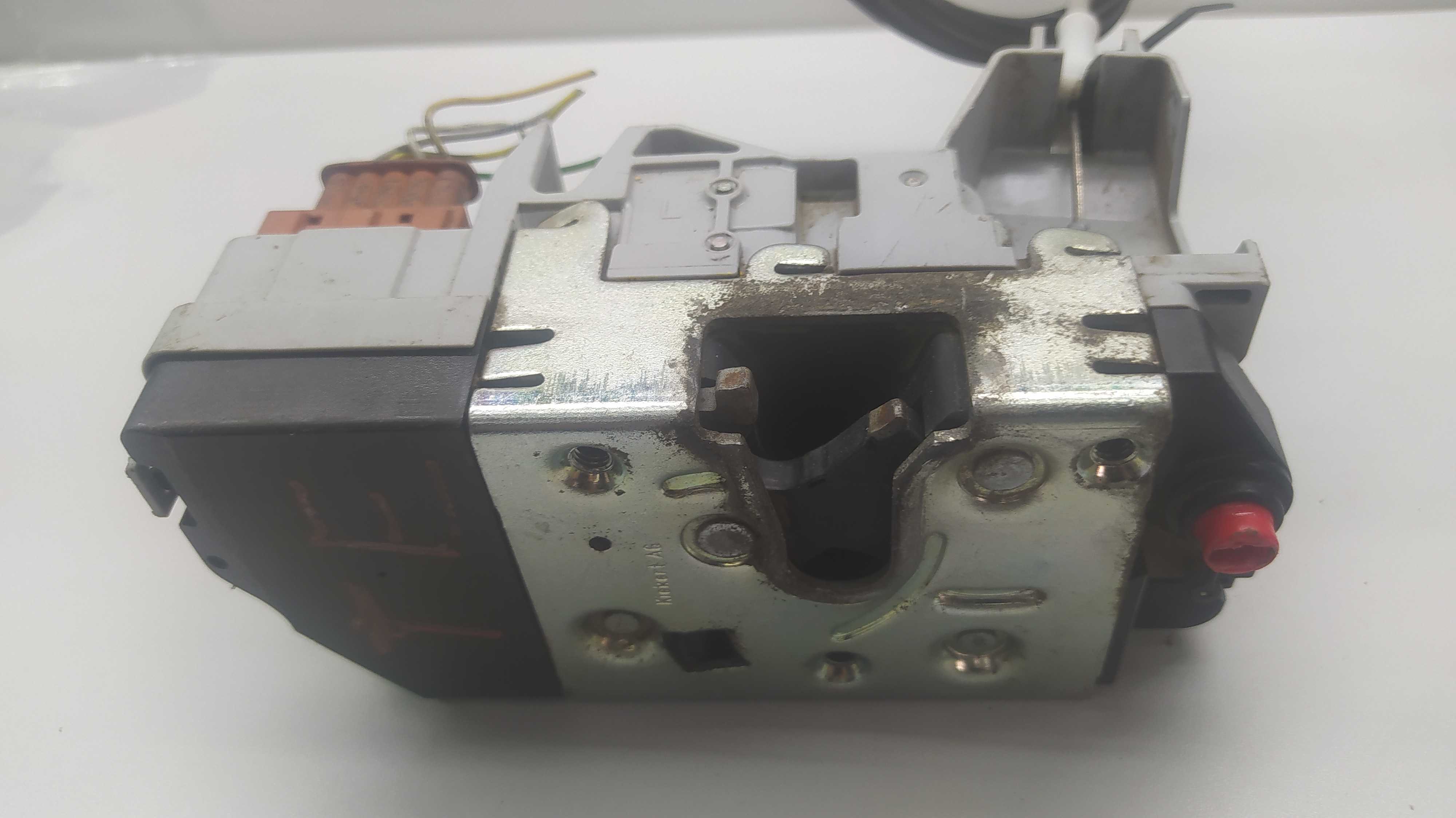 Fechadura Traseira Esquerda Peugeot 307 4
