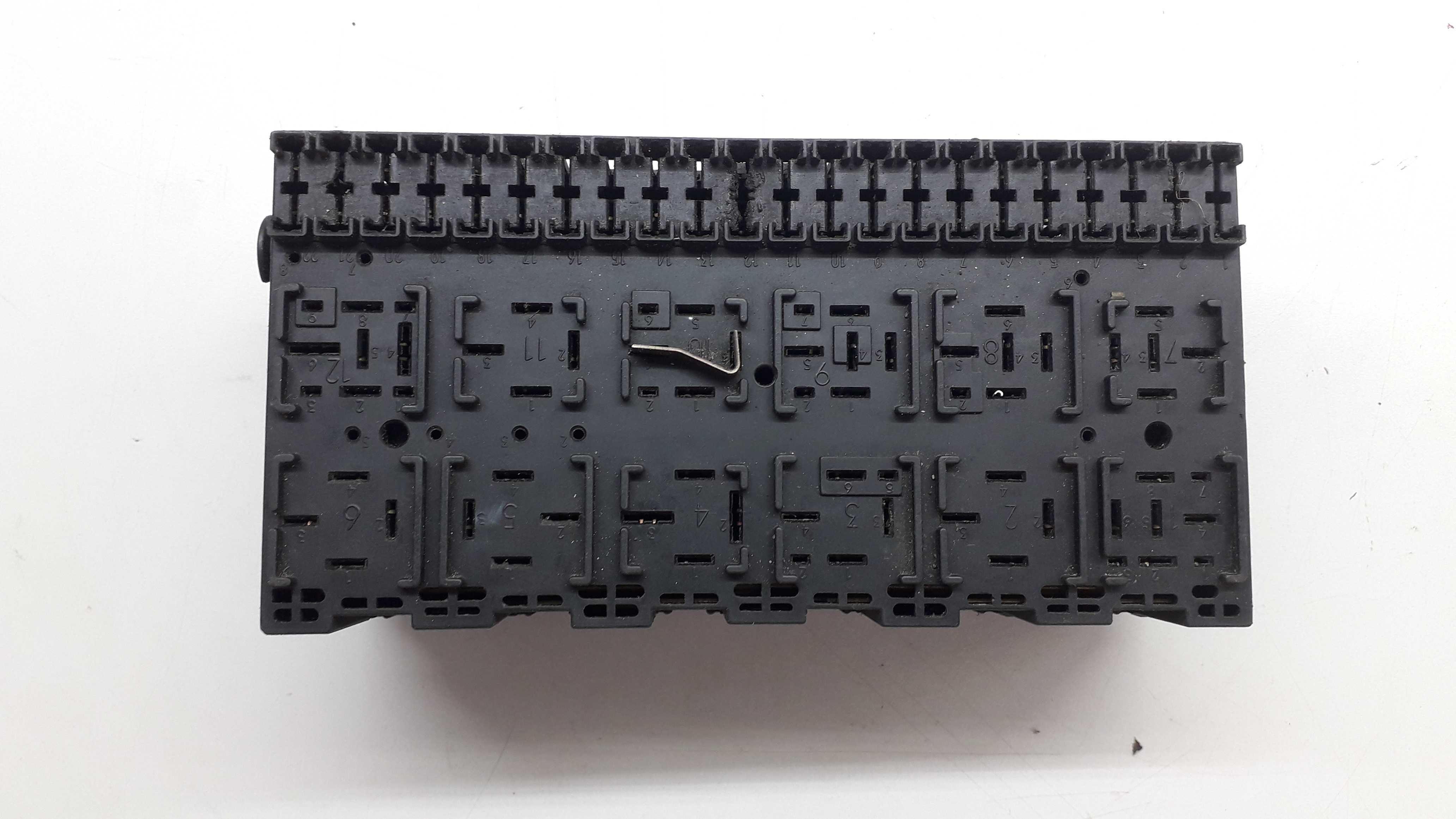 Caixa De Fusíveis Vw Golf/audi A4 1994/1998 6