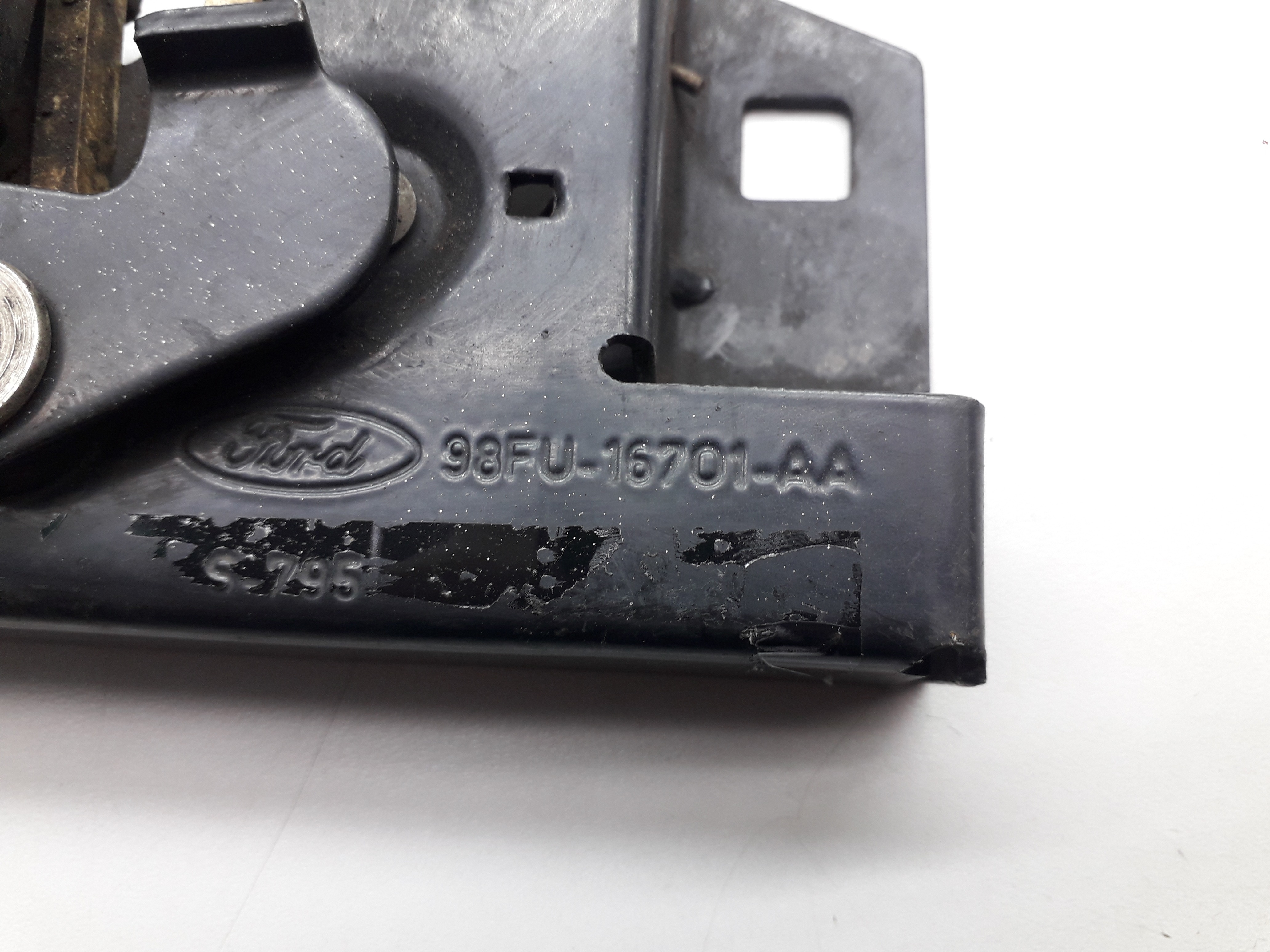 Fechadura Trava Capô Ford Fiesta 2000 7