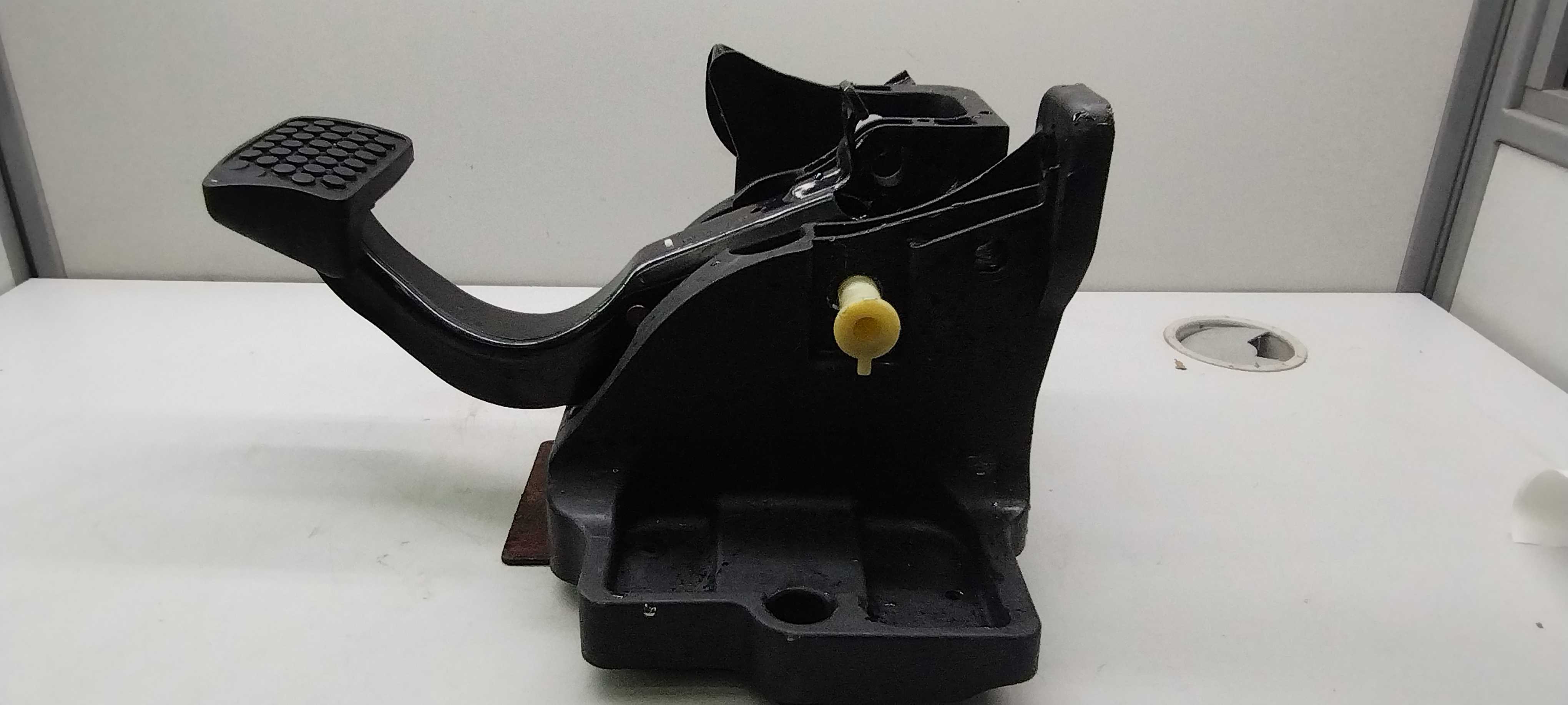 Suporte Pedal Com Freio Stilo 1.8 Gm 2008 4