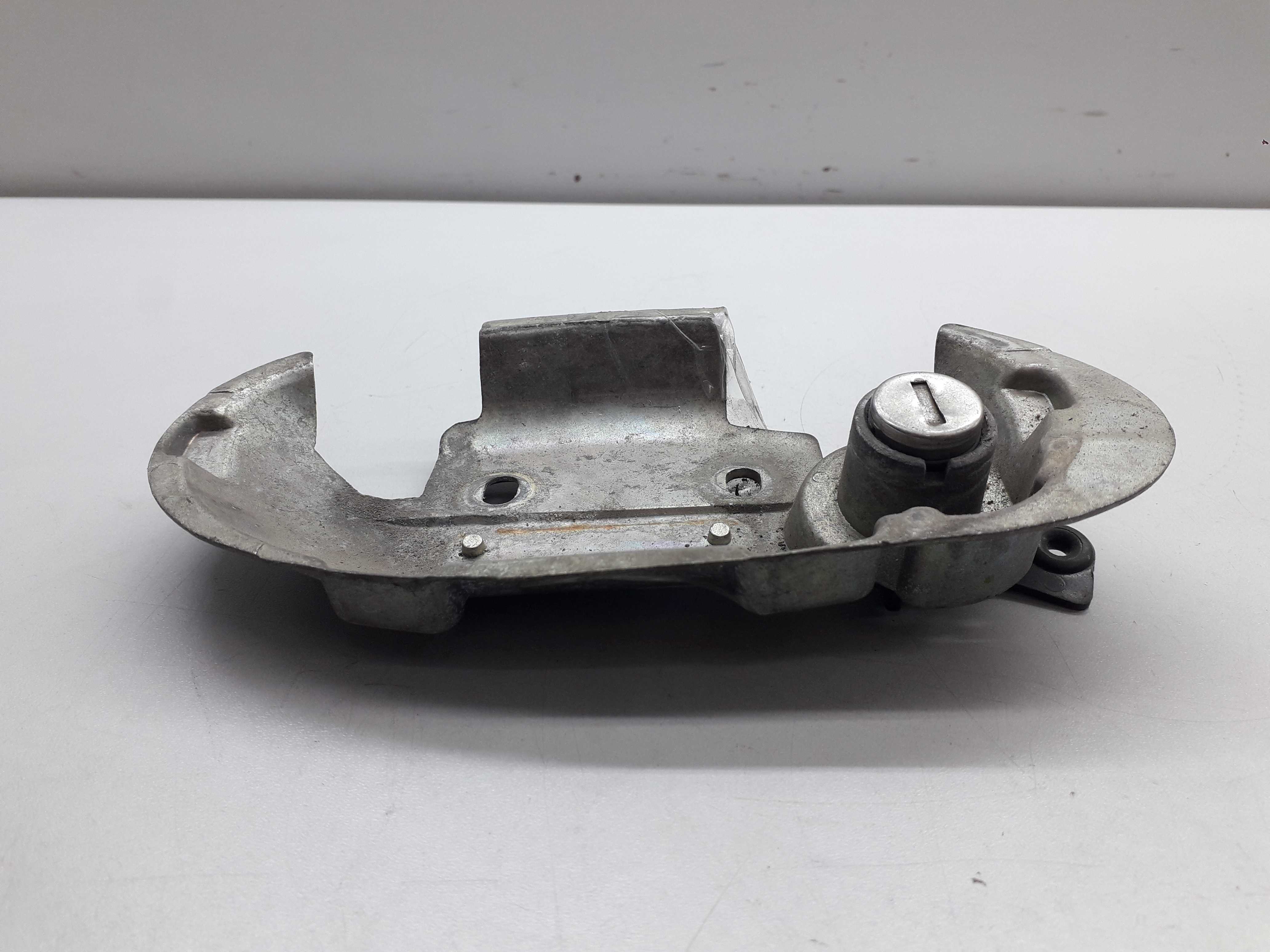 Suporte Maçaneta  Externa Dianteira  Esquerda Gm Corsa 2001 Dianteira 2