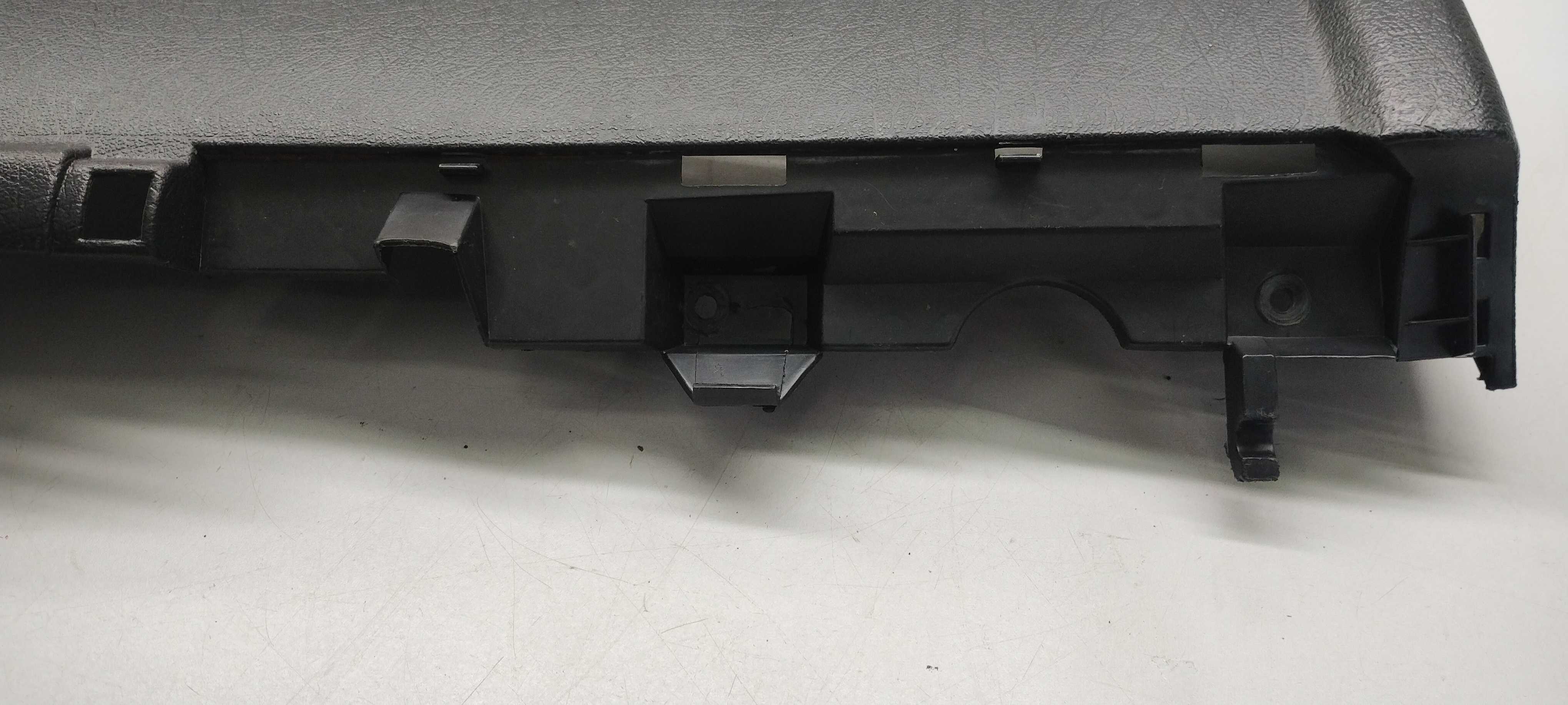 Moldura Inferior Painel Lado Esquerdo Vw Golf 1994/1998 4