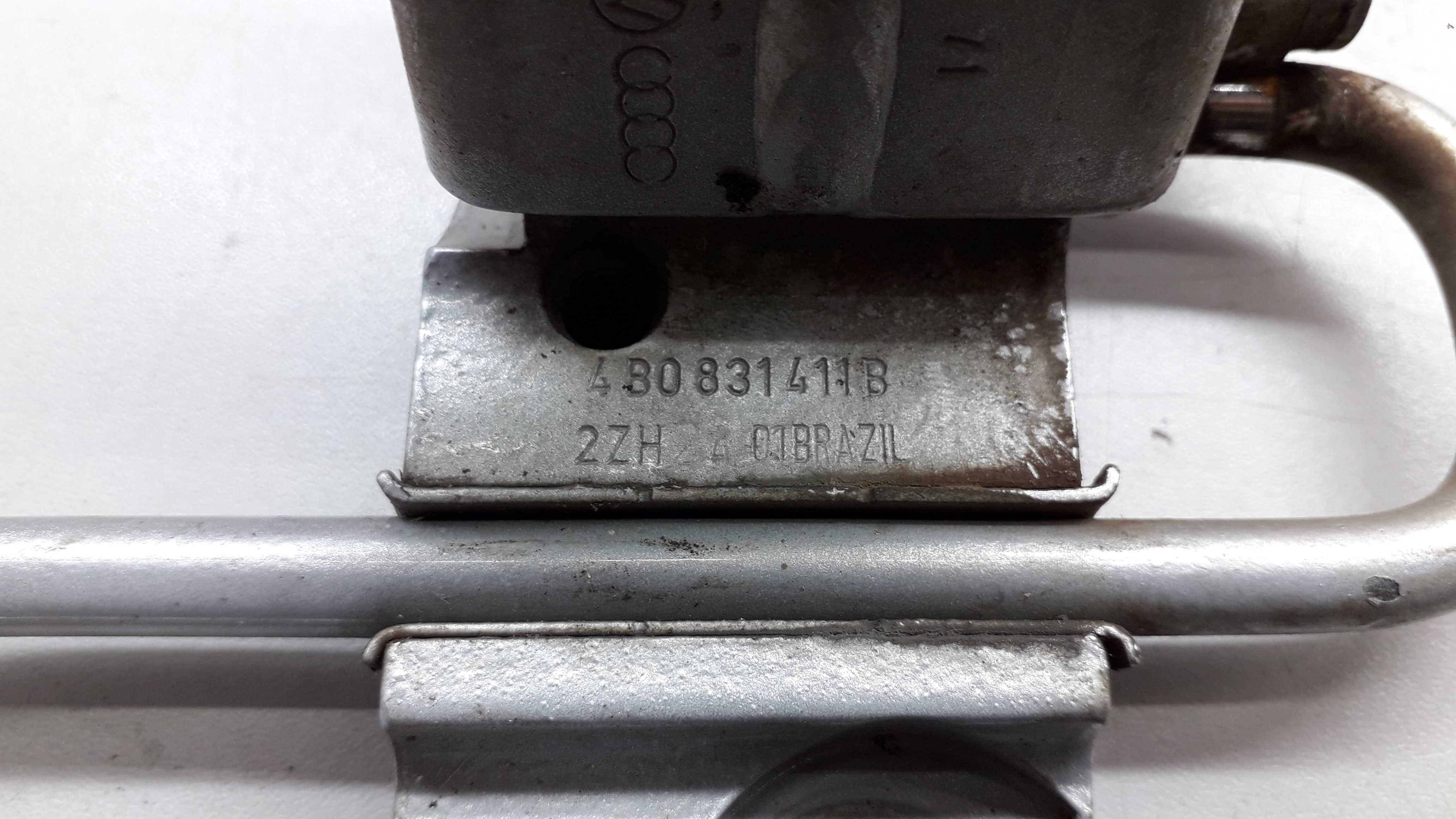 Dobradiça Porta Dianteira Audi A3/vw Golf 6