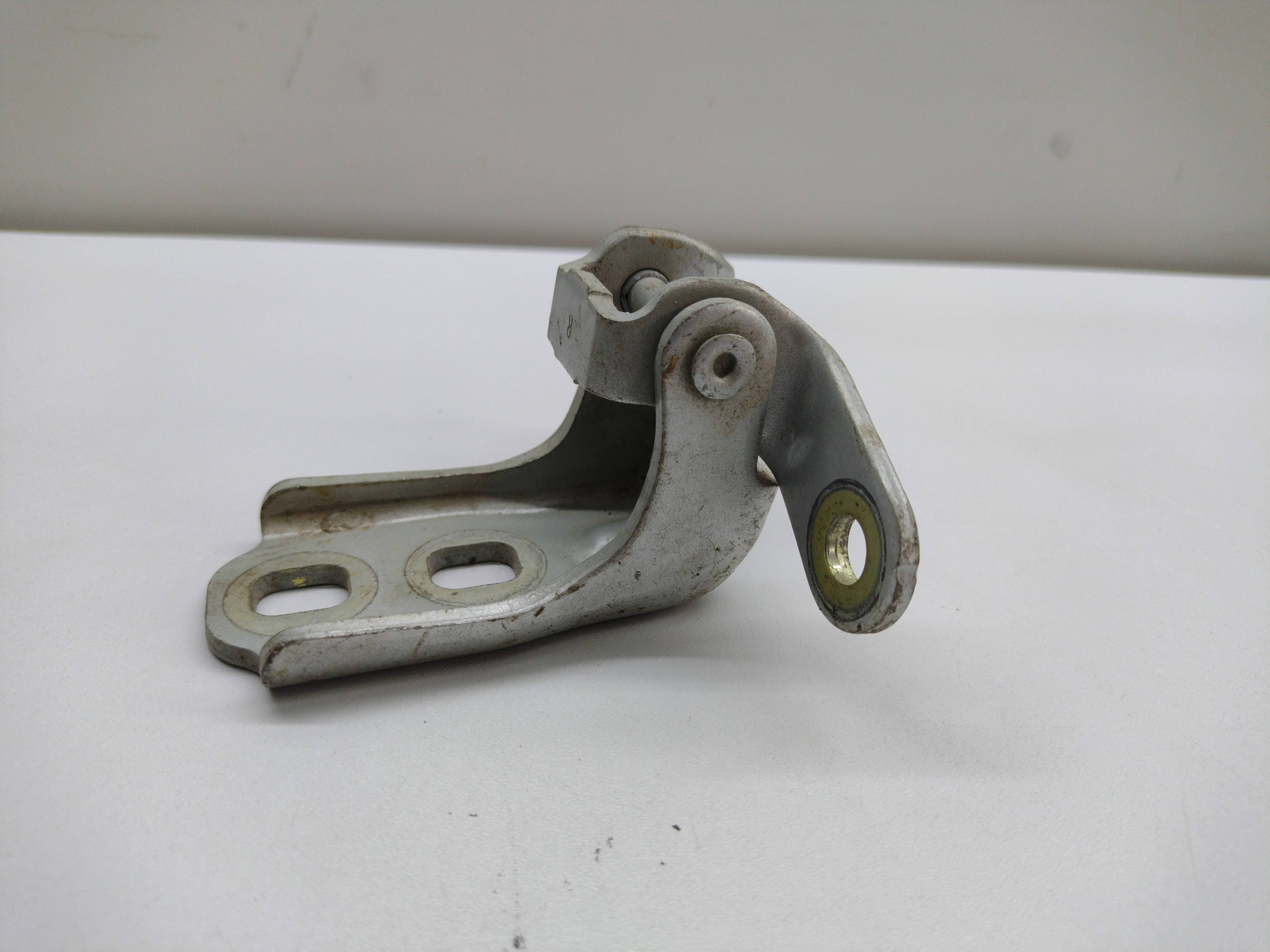 Dobradiça Porta Dianteira Direita Chevrolet Prisma 2