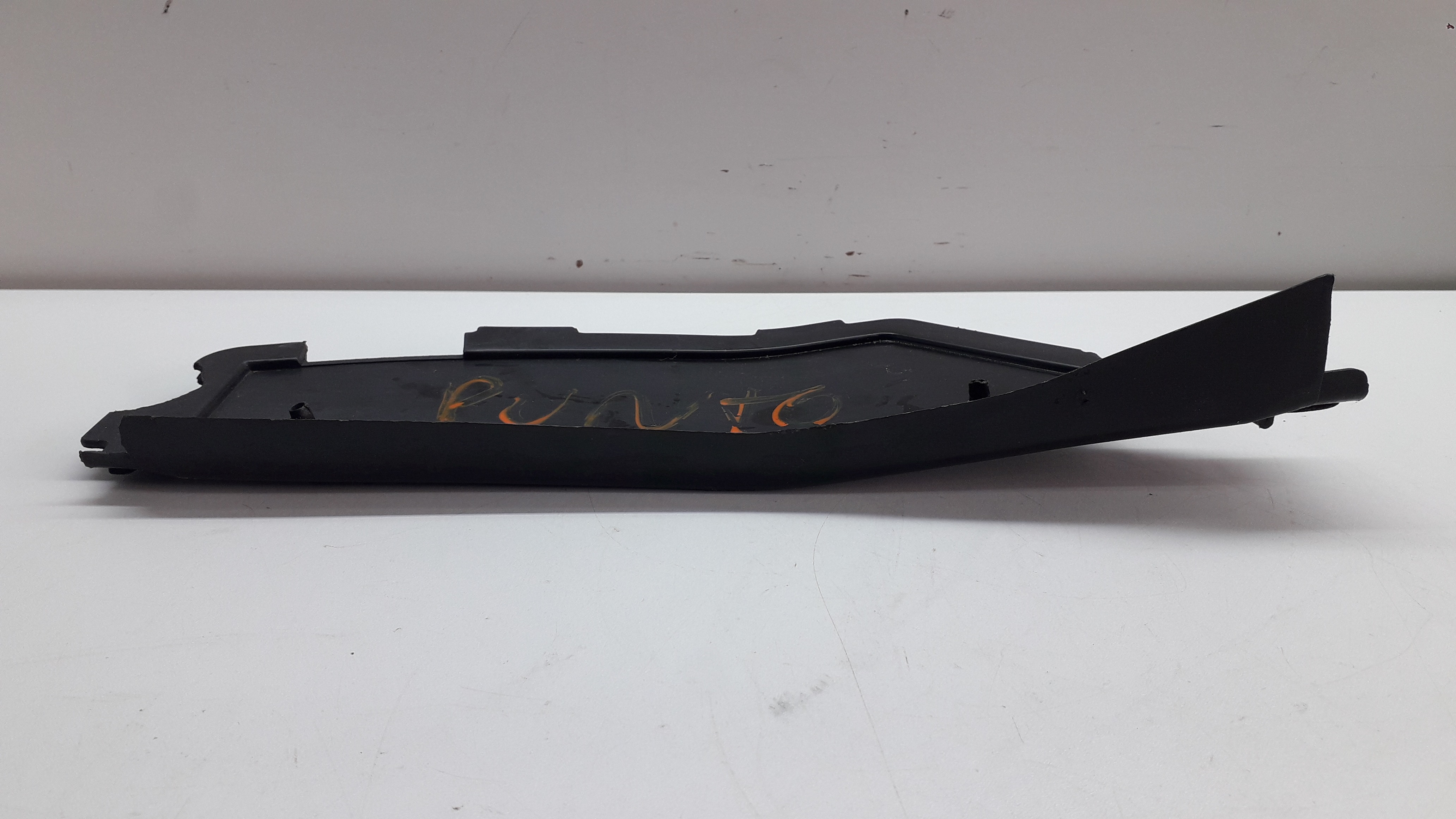 Acabamento Esquerdo Churrasqueira Fiat Punto 12/16 Avariada Preto 4