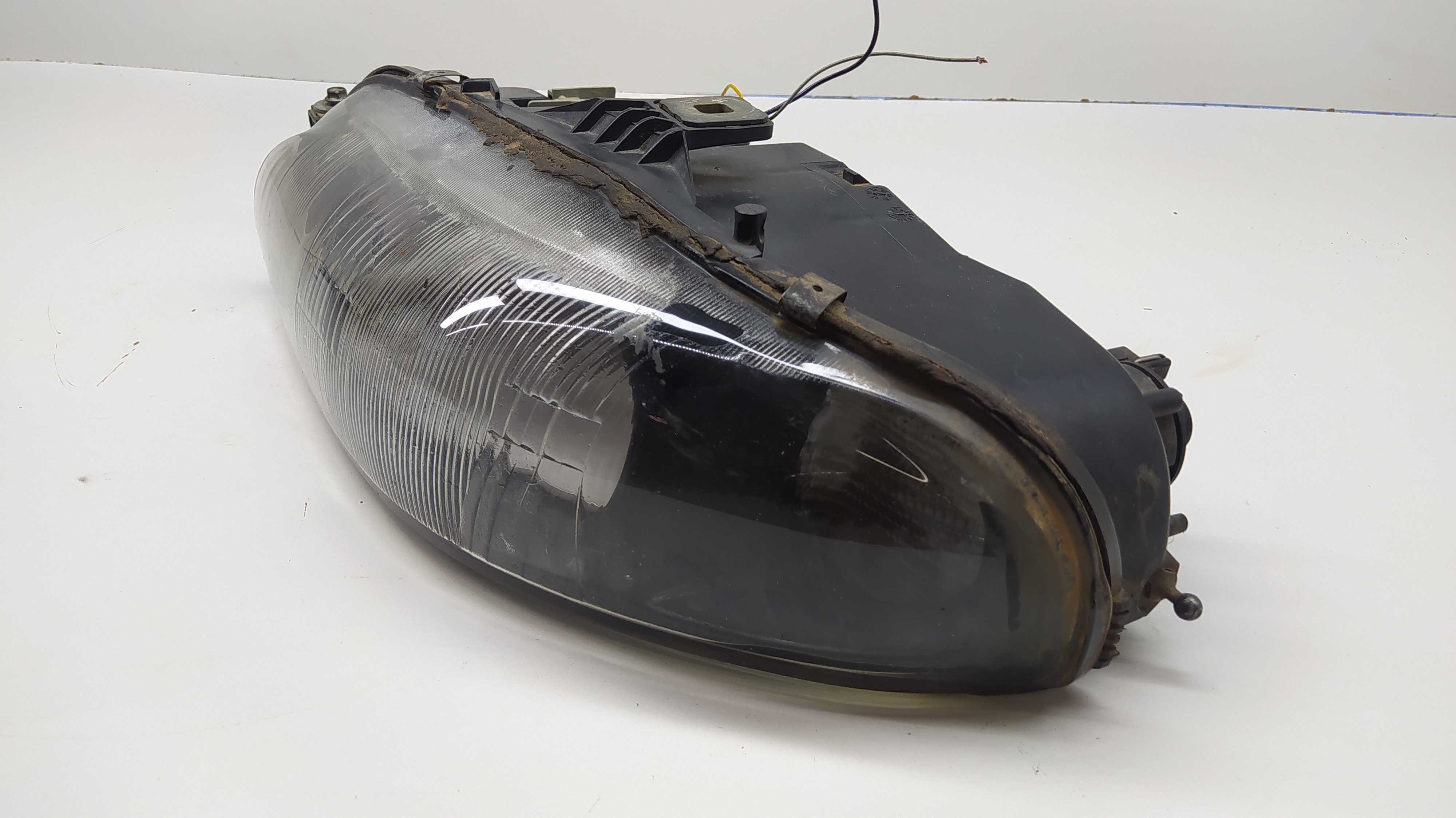 Farol Esquerdo Fiat Brava 2