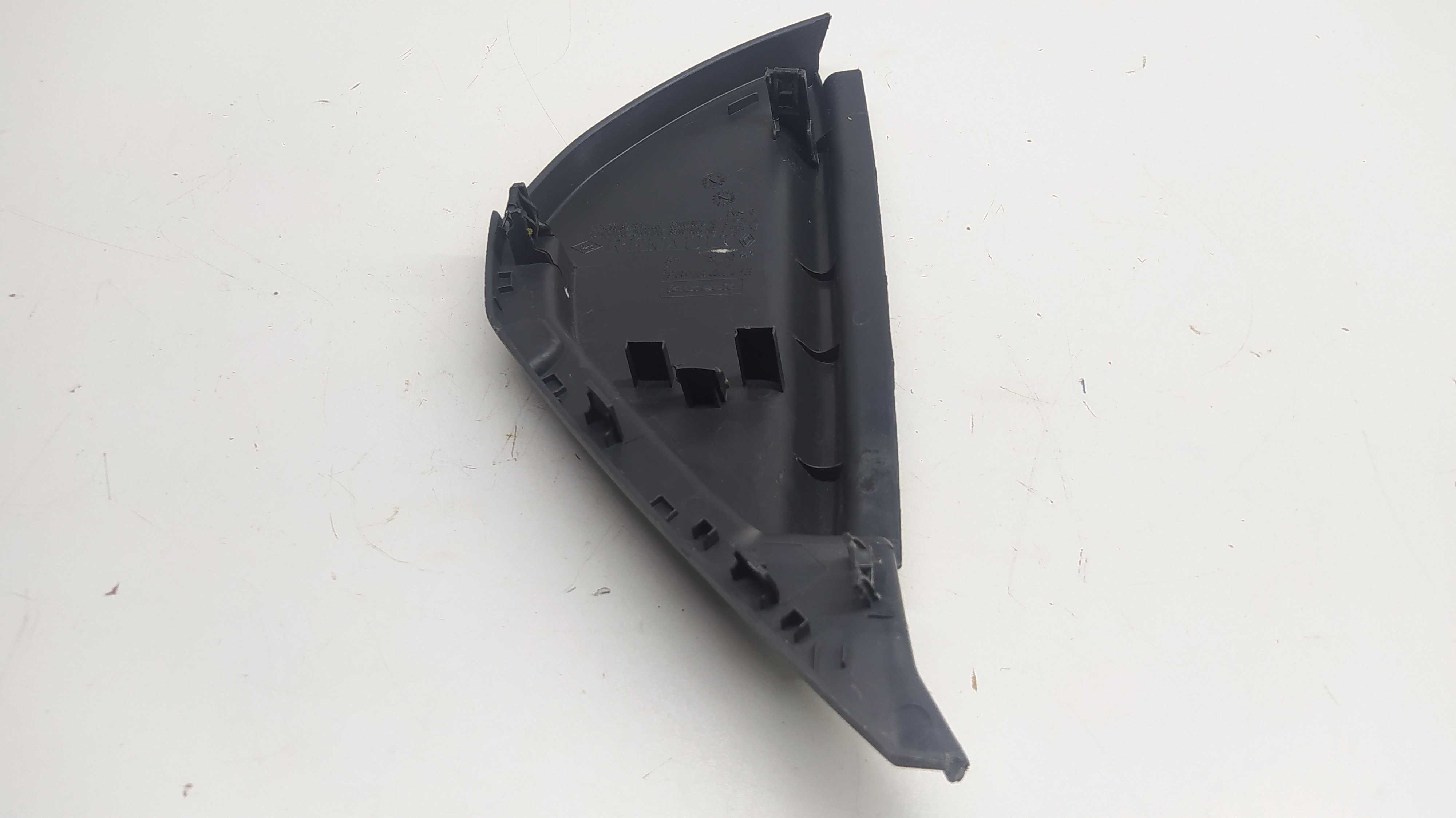 Acabamento Lateral Esquerdo Painel Renault Megane Grand Tour 4