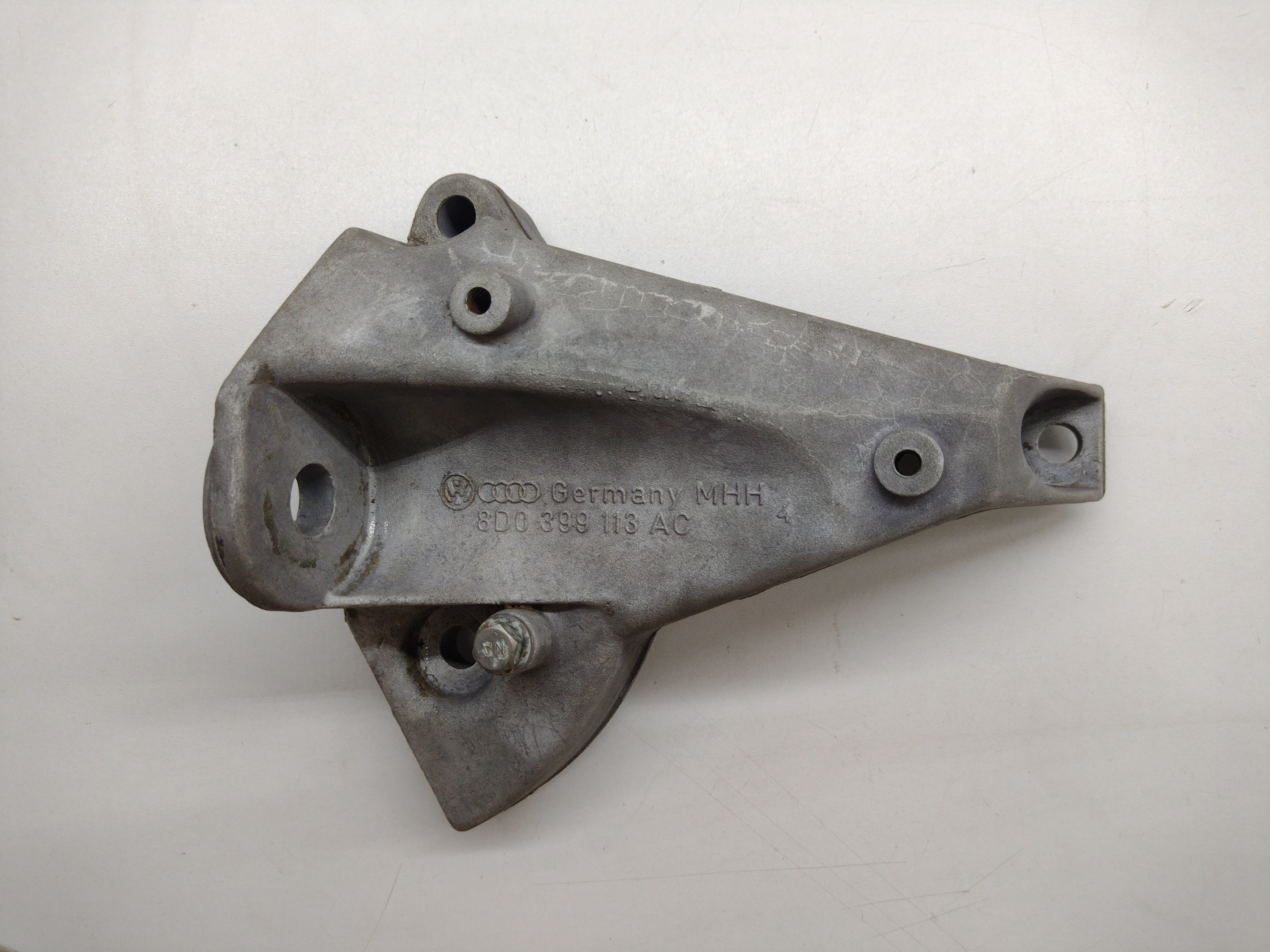 Suporte Esquerdo Câmbio Audi A4 2.4 99/01