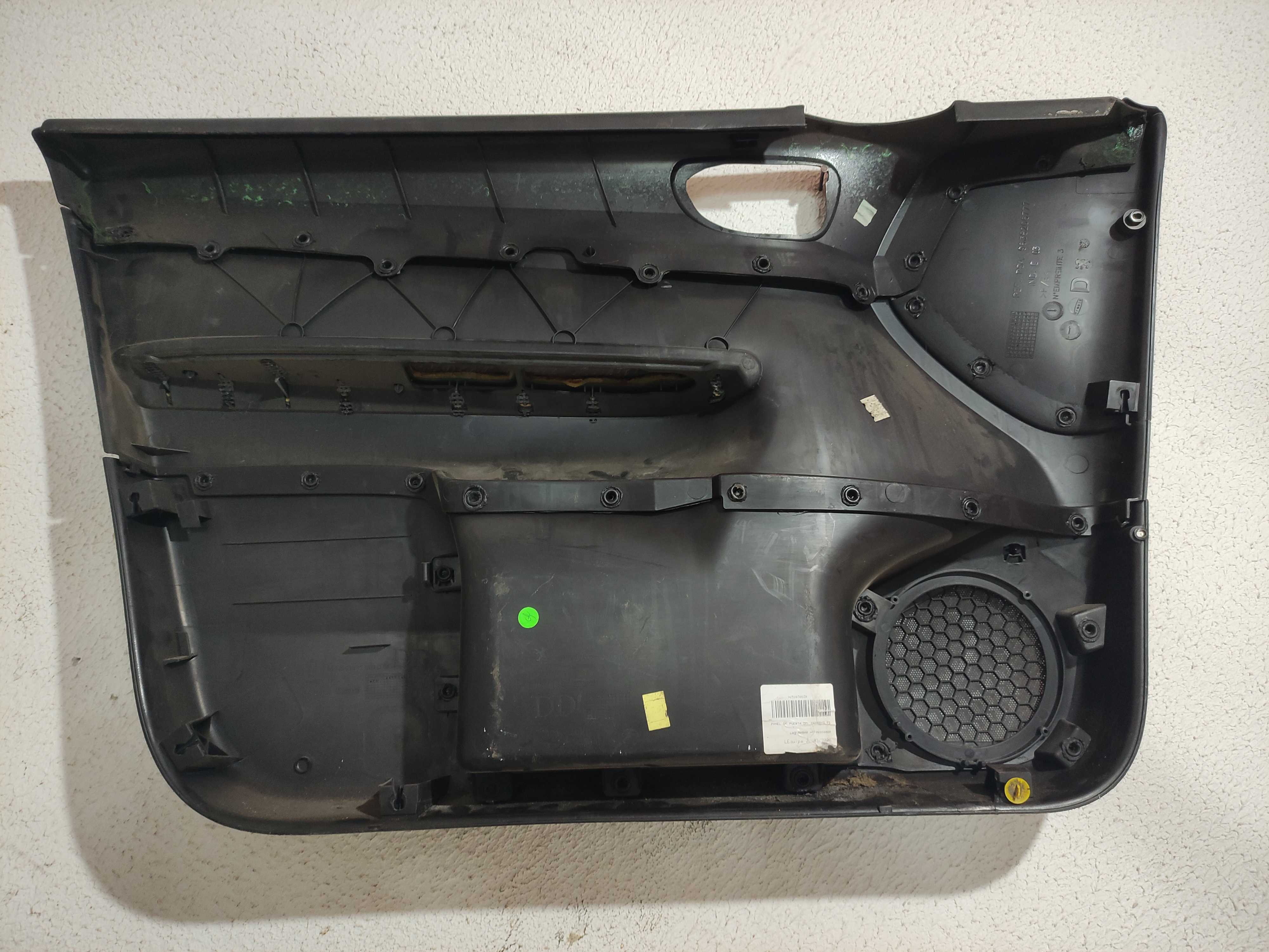 Forro De Porta Dianteira Direita Peugeot 307 2