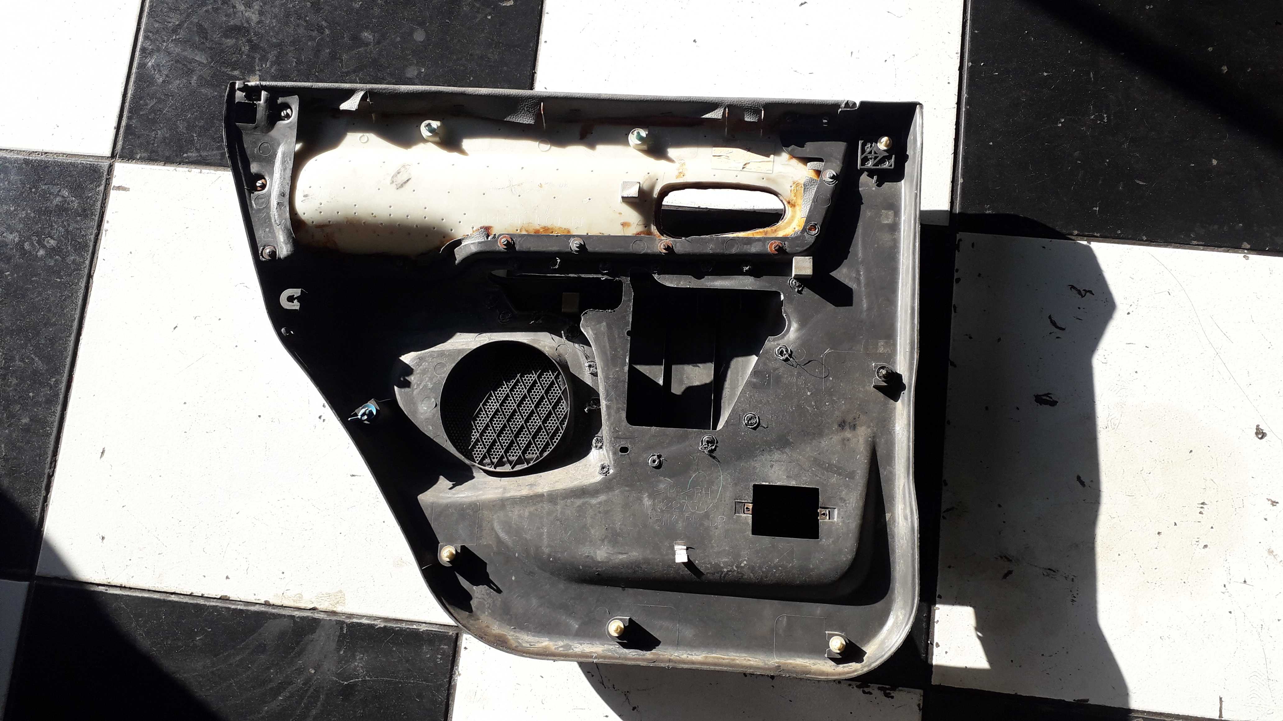 Forro De Porta Traseiro Direito Pajero Sport 2002 2