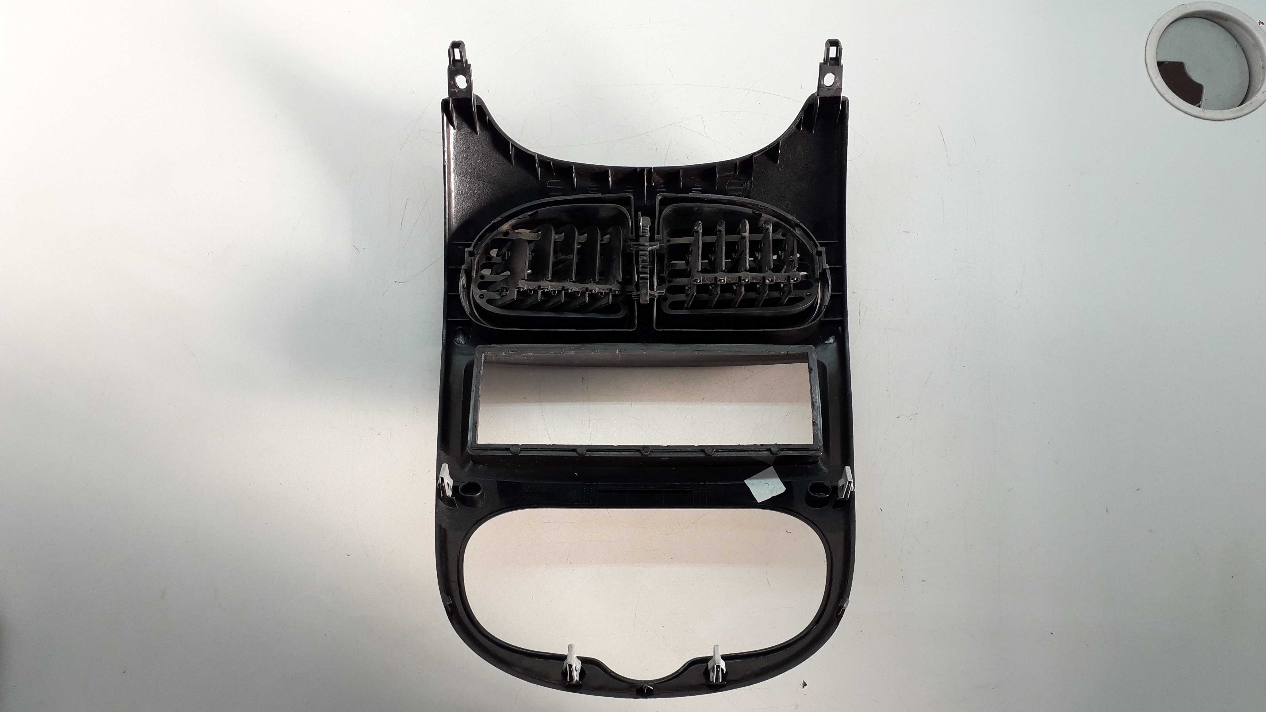Moldura Painel Central Peugeot 206 2007 6