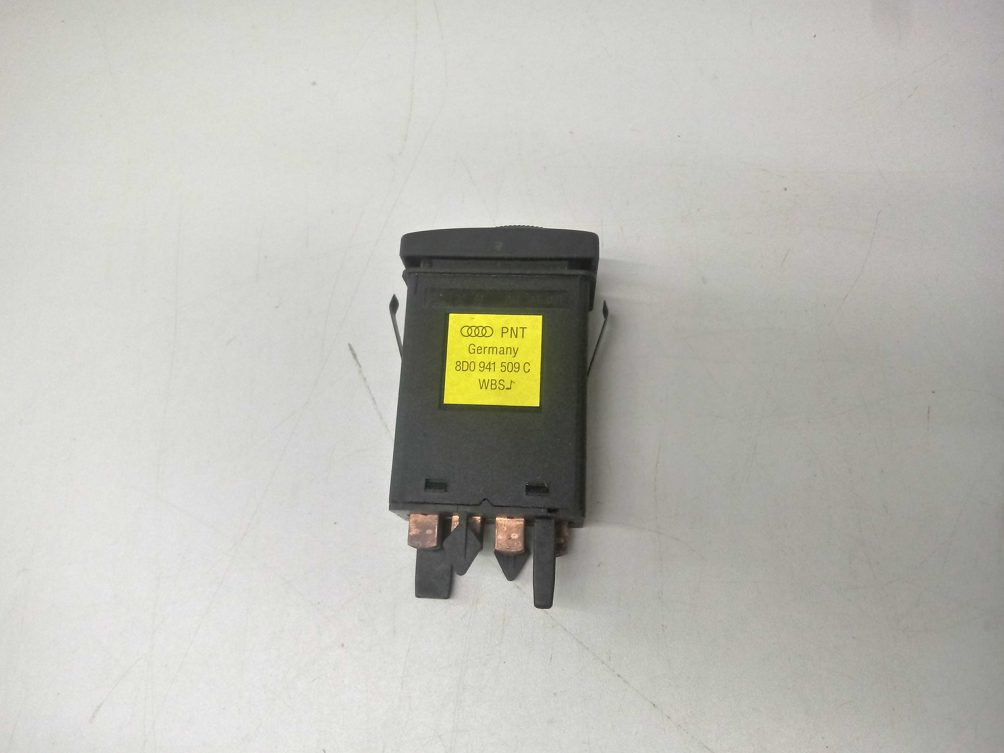 Botao Pisca Alerta Audi A4 95/01 Preto 2