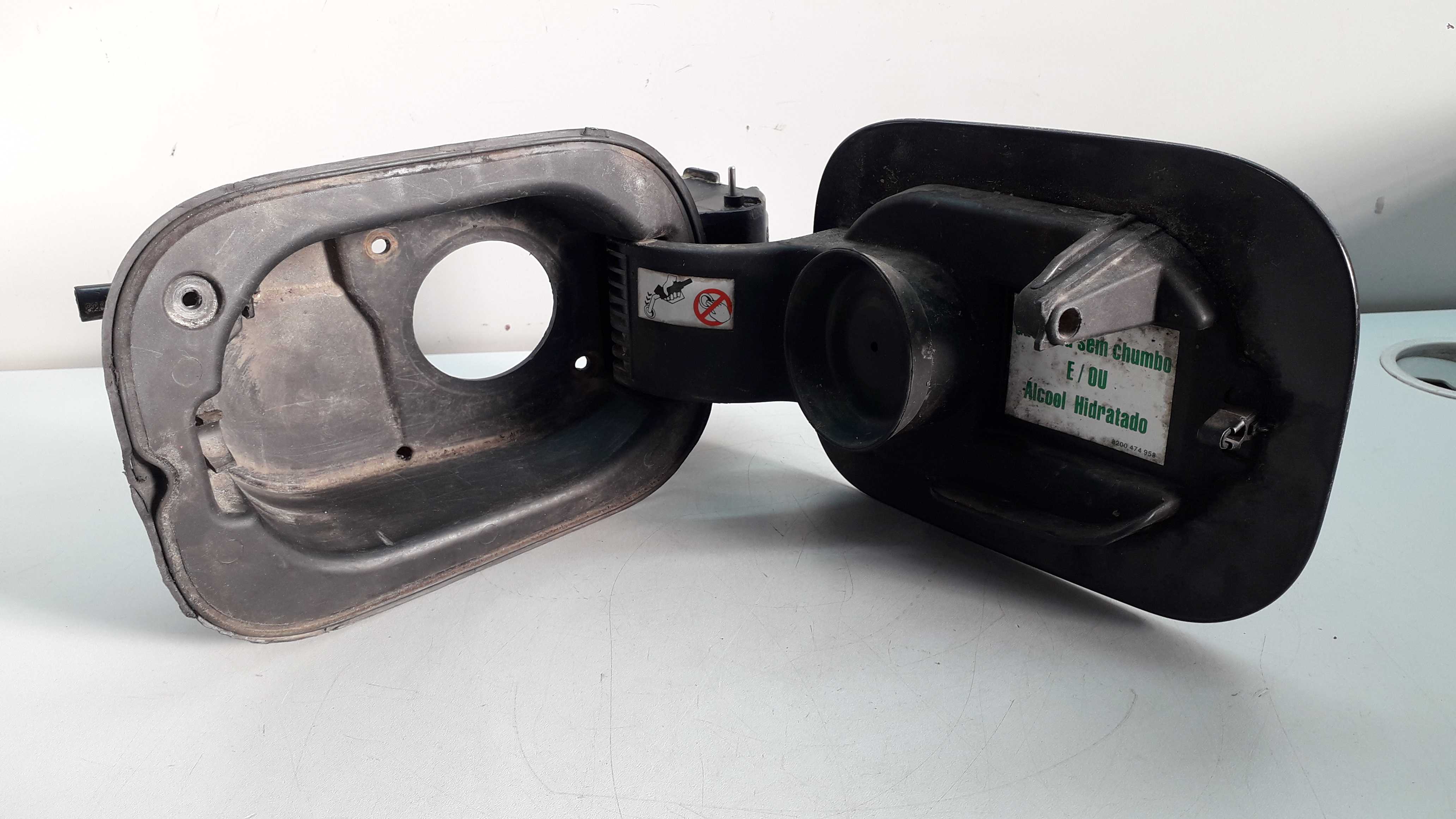 Portinhola Tampa Tanque Combustível Megane Renault 07/12 Preto 5