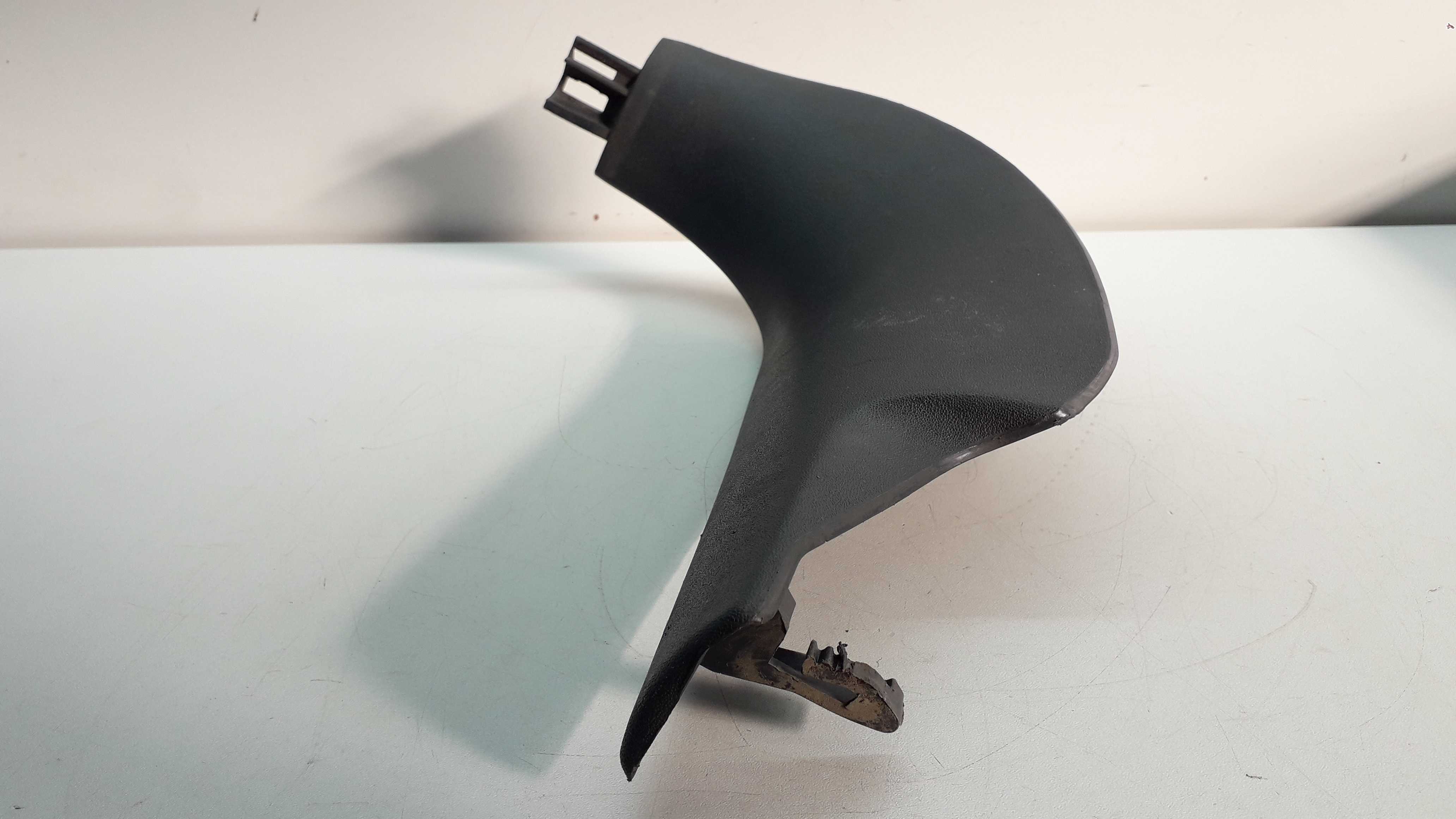 Moldura Pé Coluna Dianteira Direita Renault Megane 07/12 Preta 2