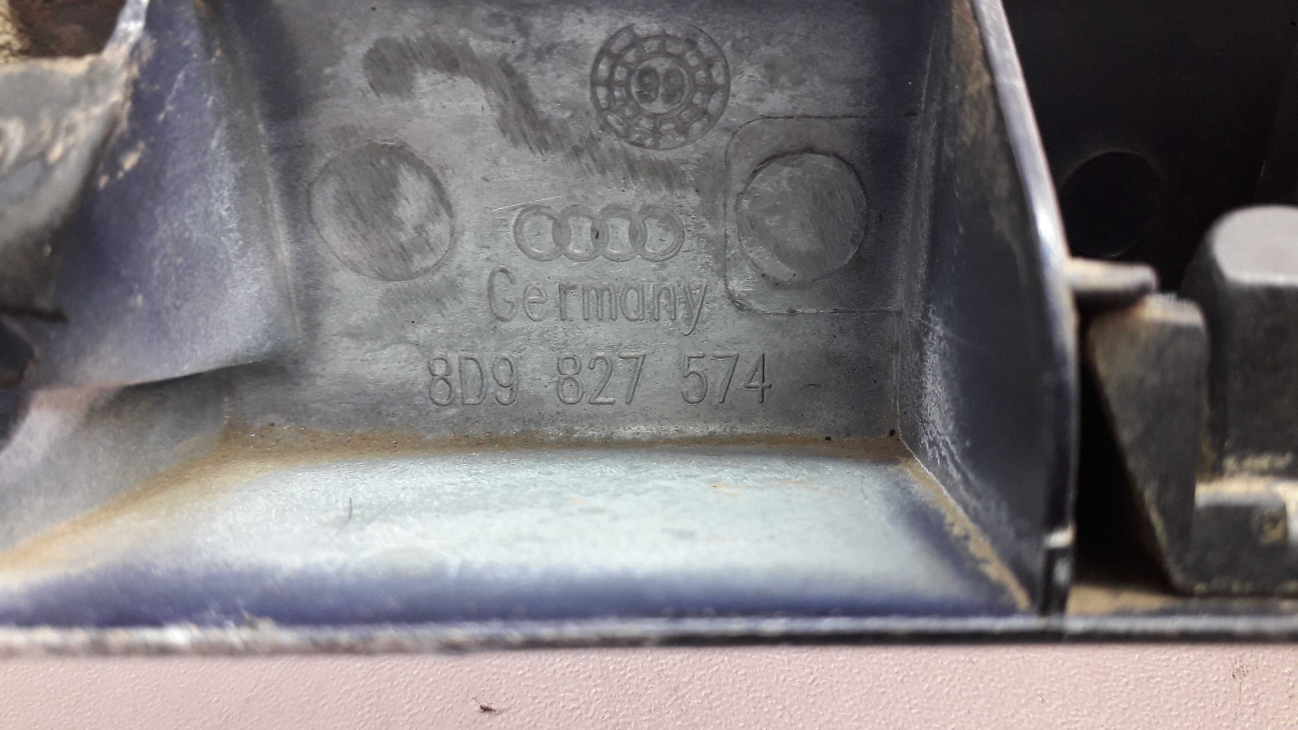 Friso Tampa Traseira Audi A3 99/05 Azul 4