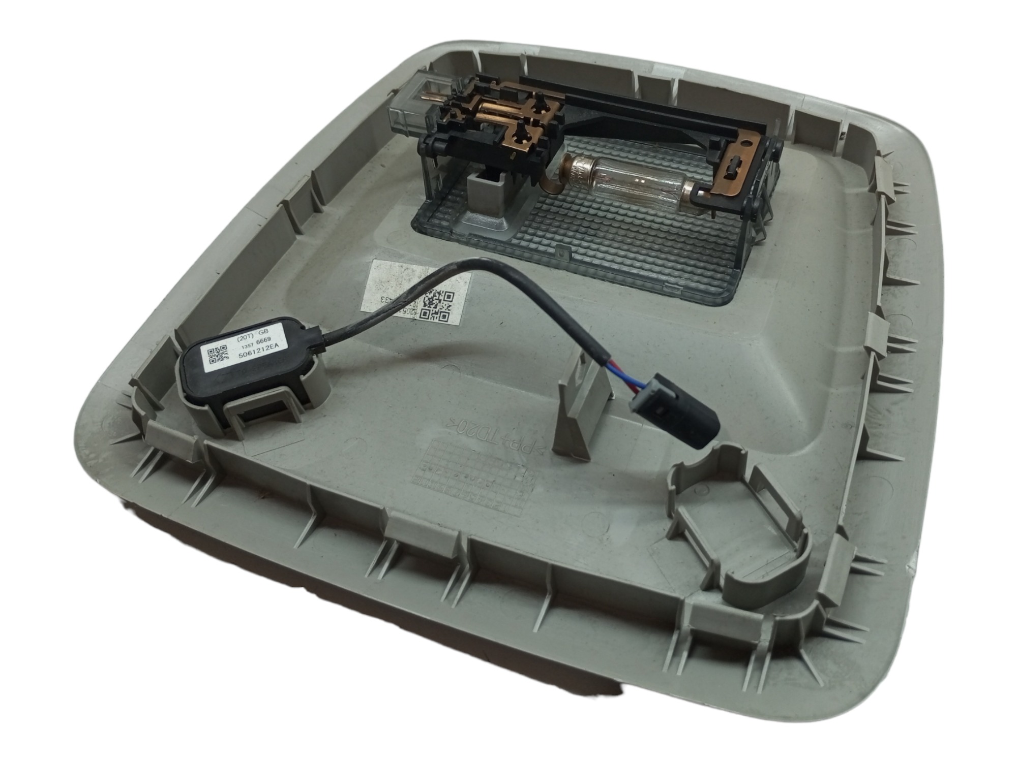 Luz Teto Cortesia Cobalt 2013 2014 2015 2016 Chevrolet 4