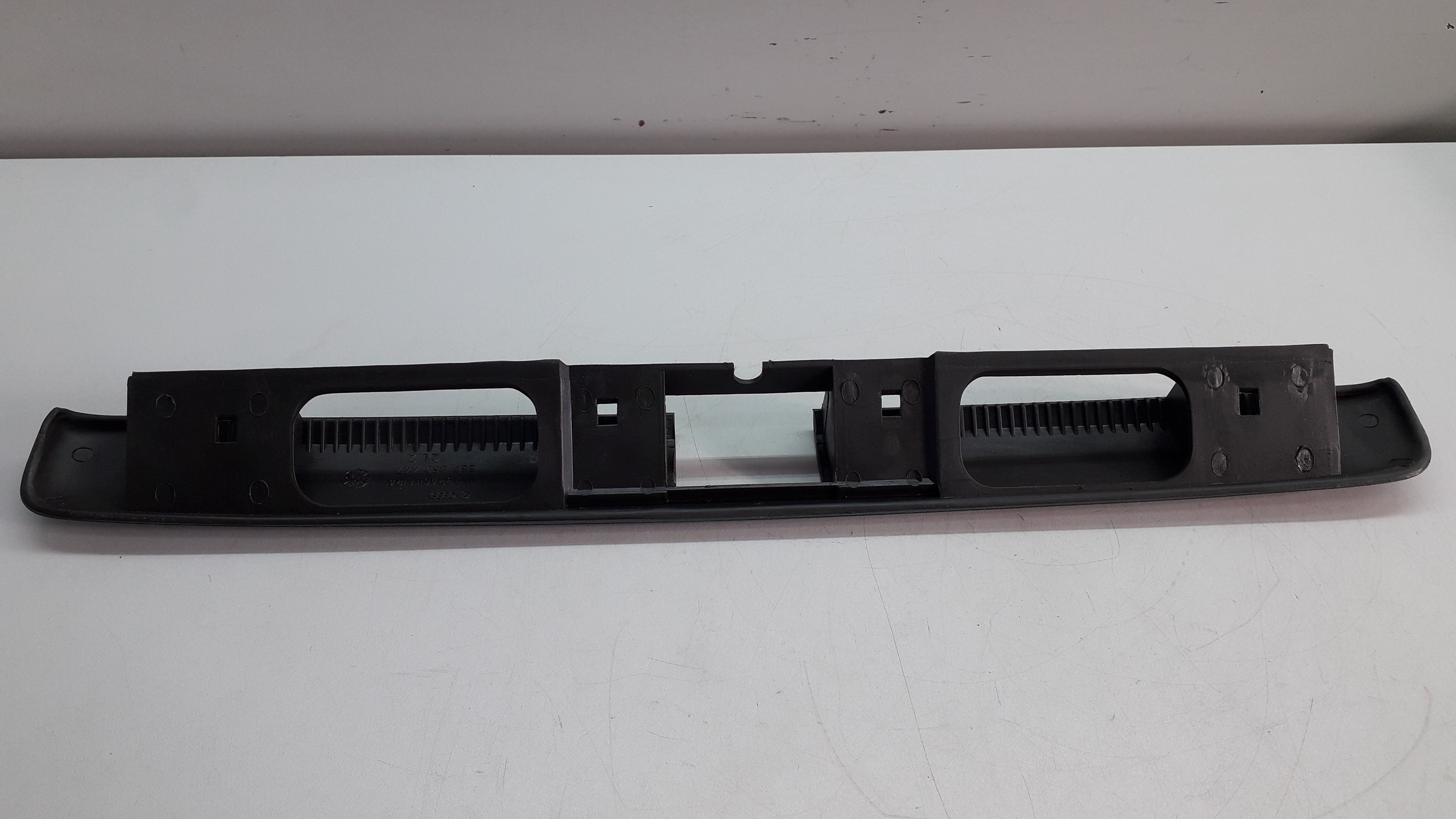 Friso Régua Acabamento Tampa Traseira Vw Pointer 94/96 Preto 3