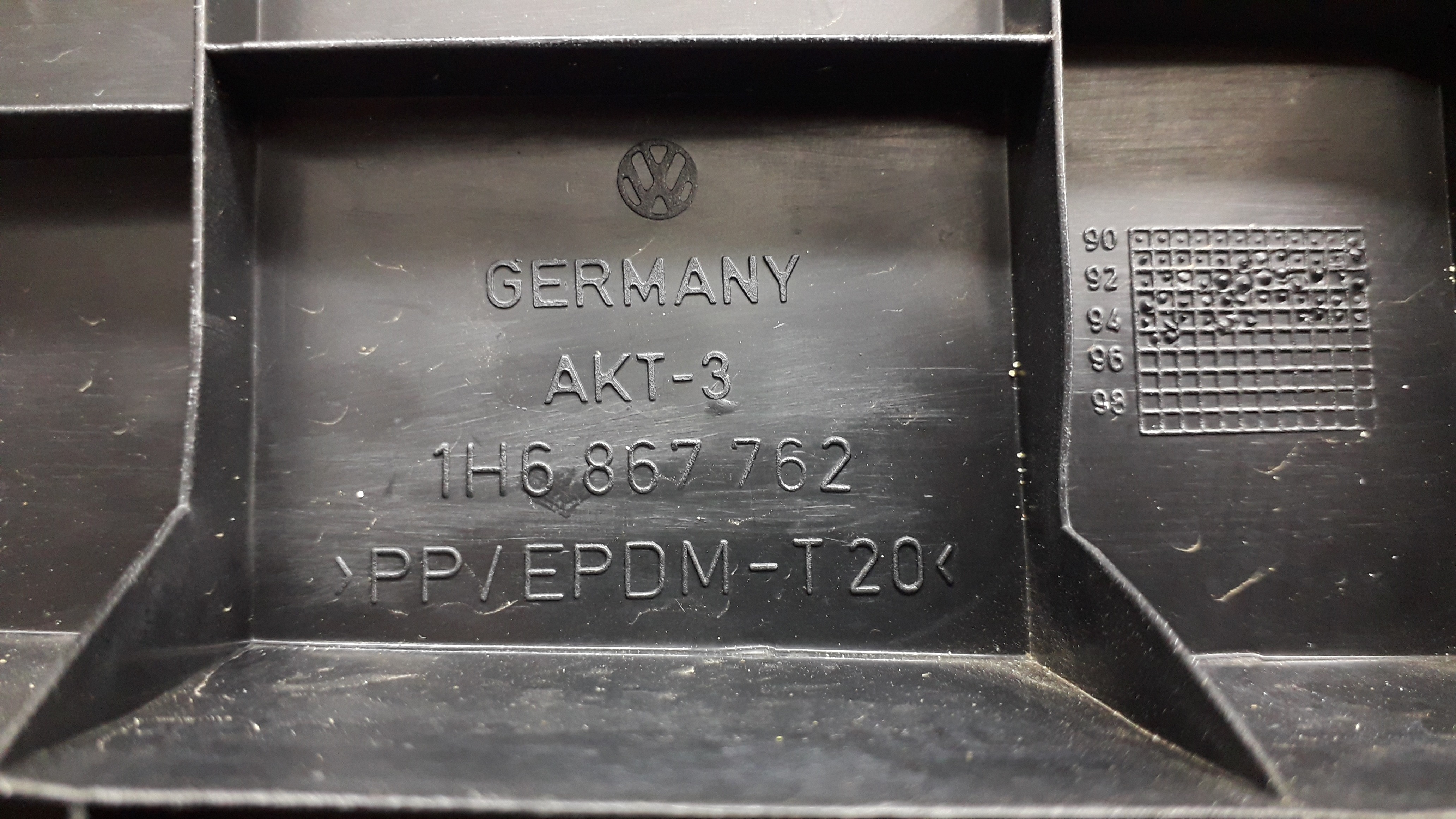 Suporte Bagagito Traseiro Direito Vw Golf 1995 6