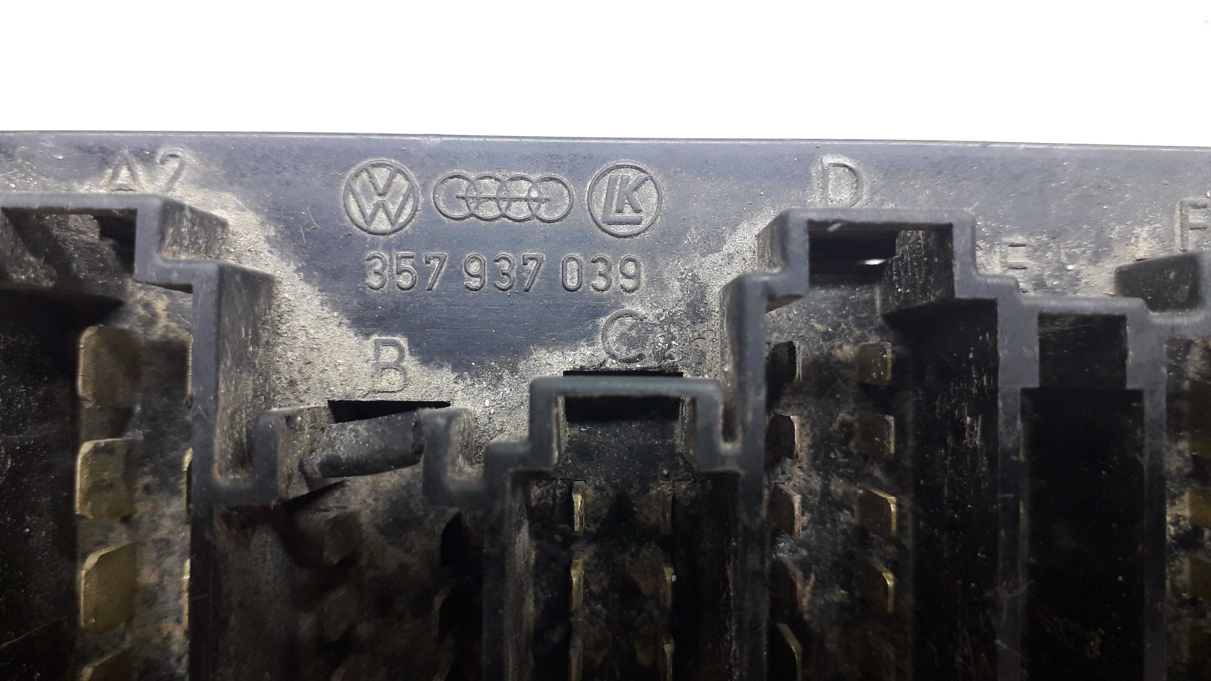 Caixa De Fusíveis Vw Golf/audi A4 1994/1998 7
