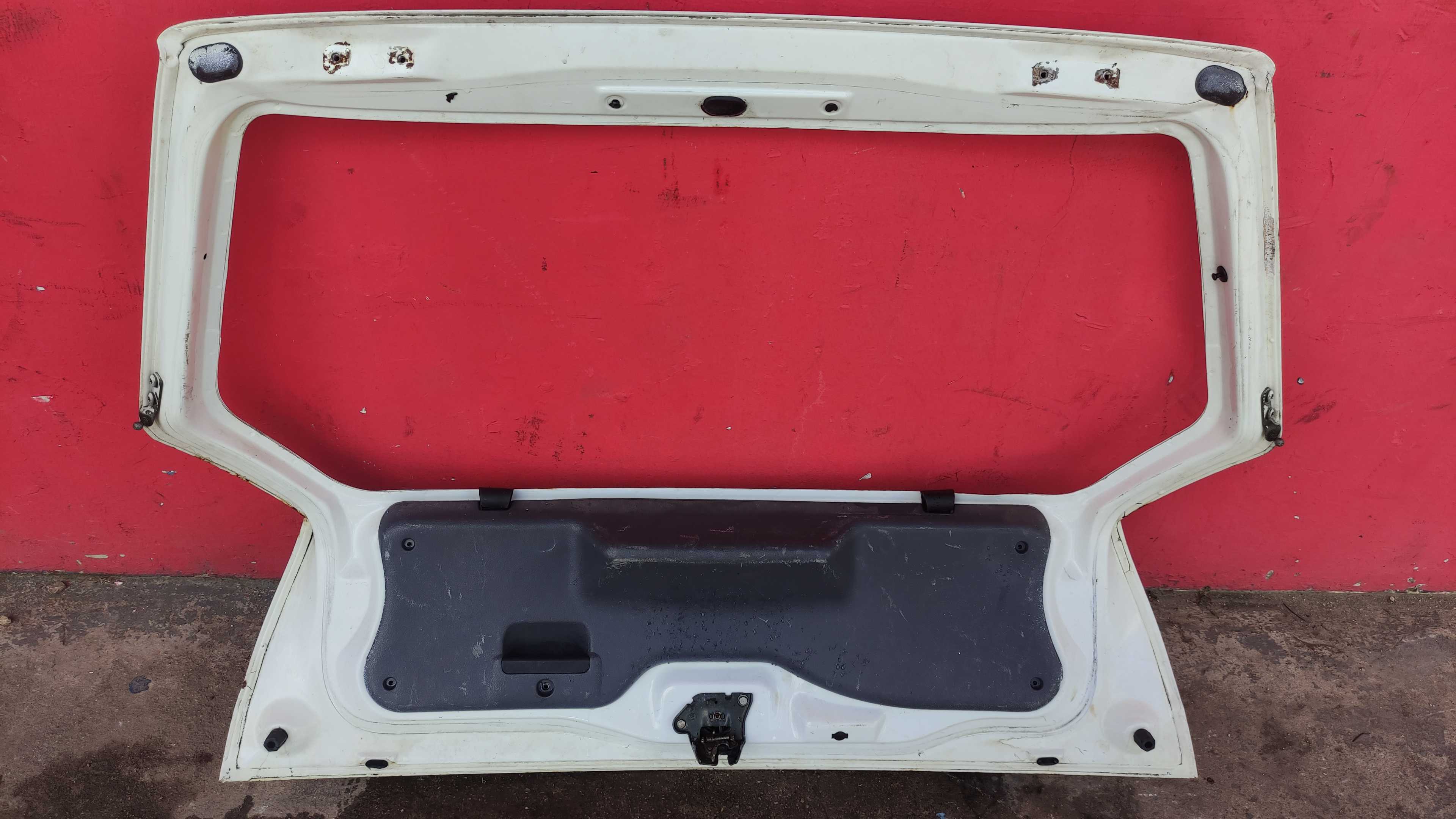 Tampa Traseira Porta-malas Fiat Palio 98 Branco 2