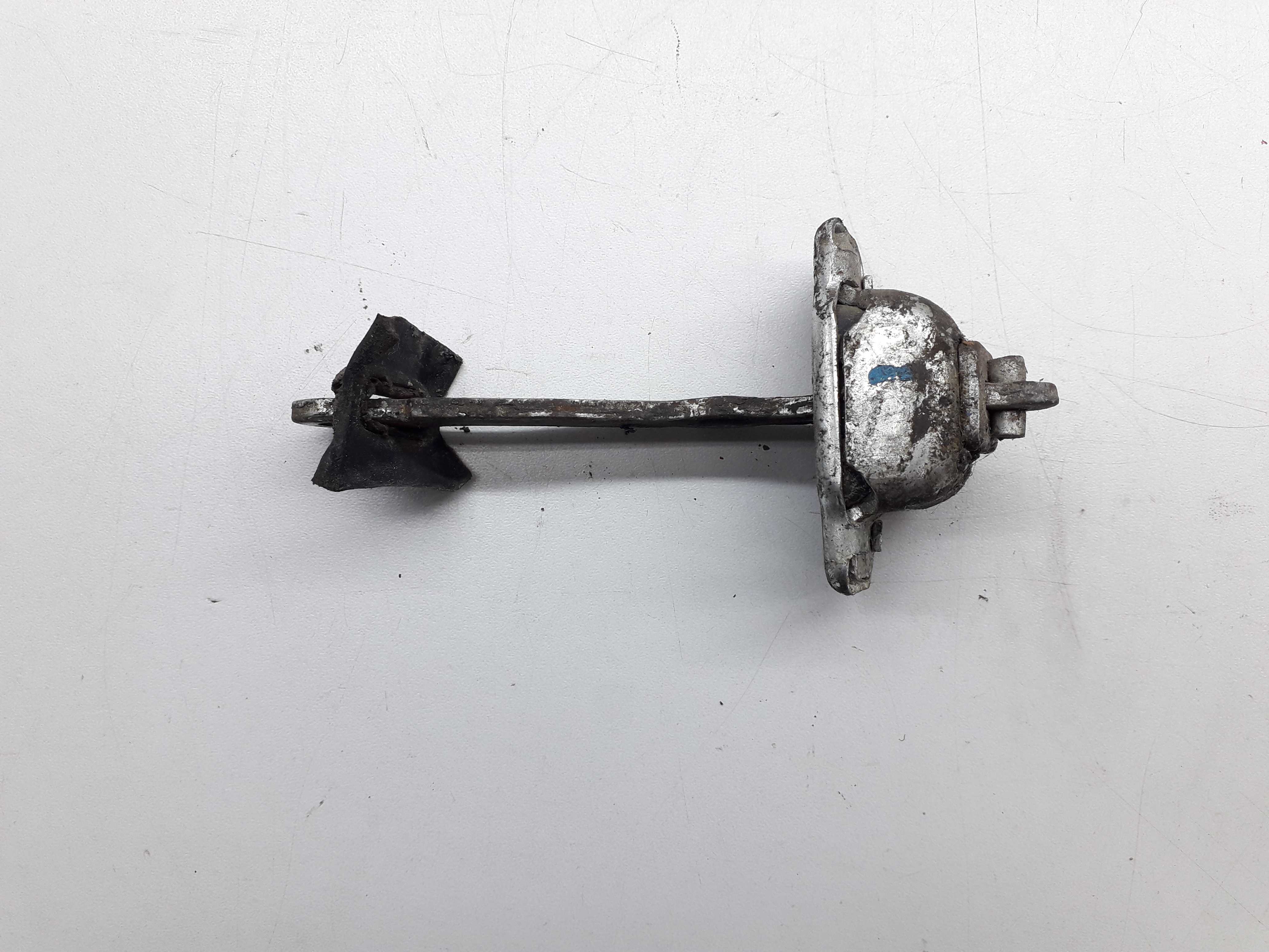 Limitador Porta Traseira Gm Corsa 1996 2006 6