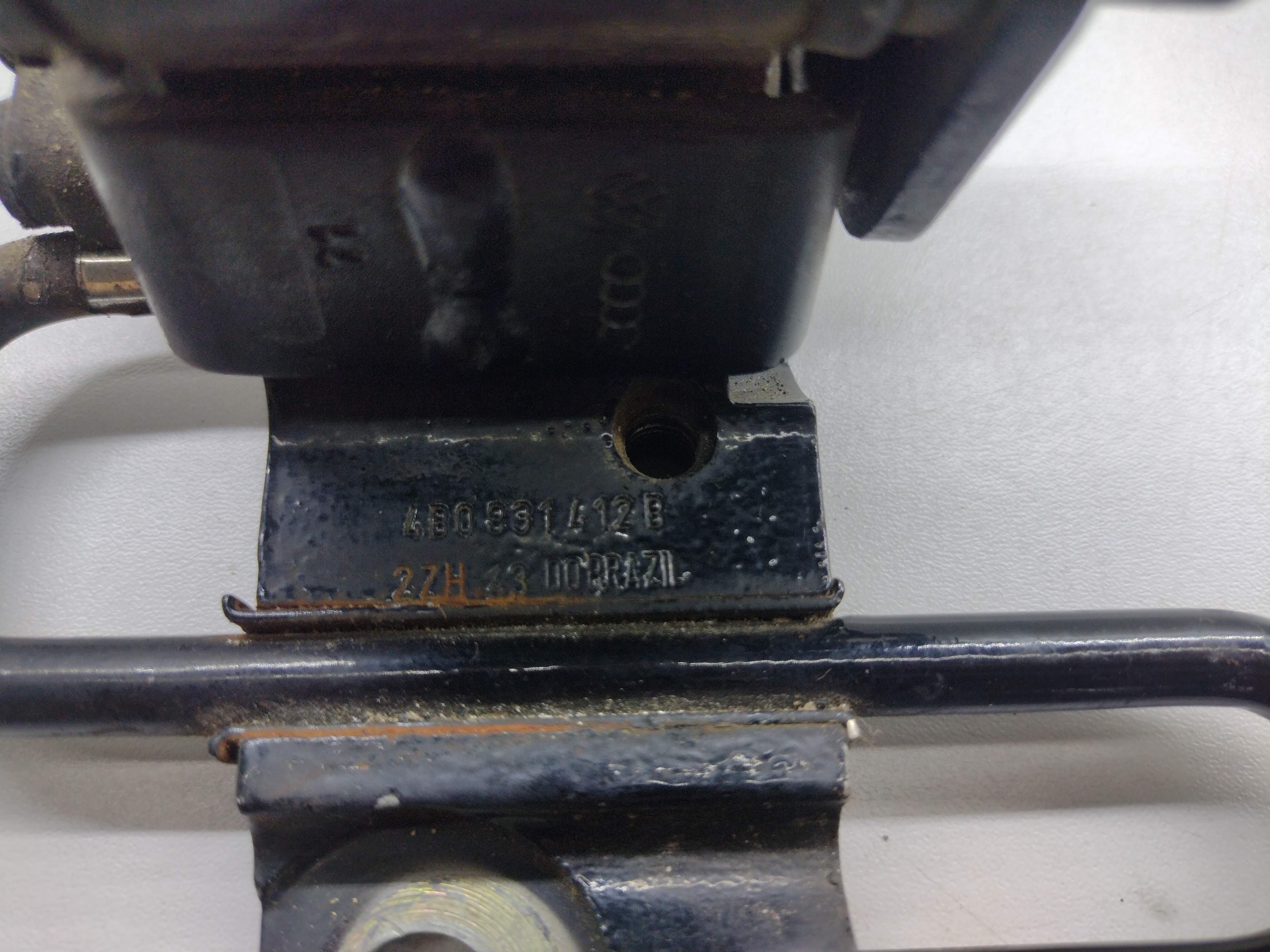 Dobradiça Dianteira Direita Superior Vw Golf 00/05 5