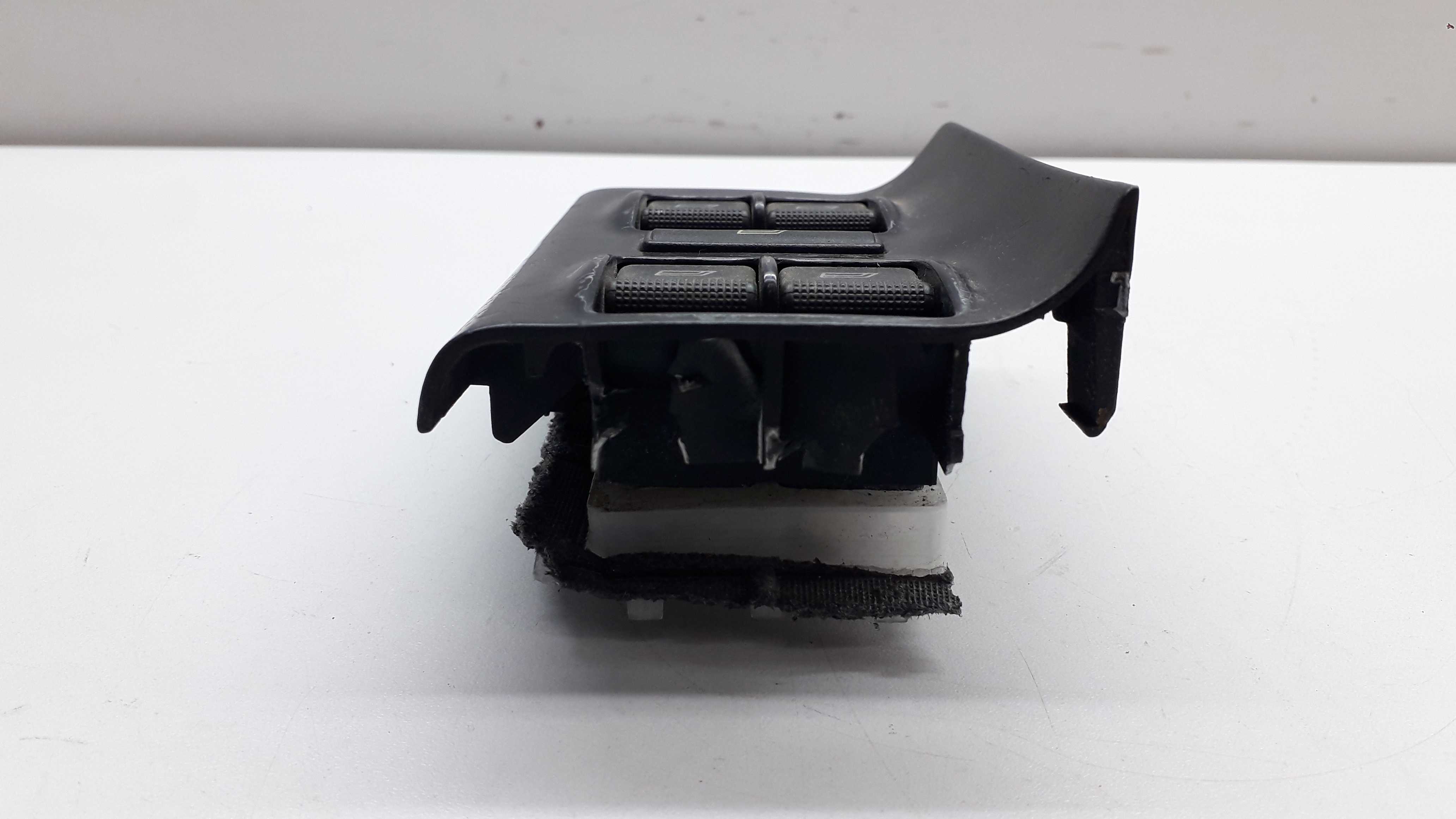 Botão Comando Vidro Elétrico Dianteiro Esquerdo Audi A4 99 4