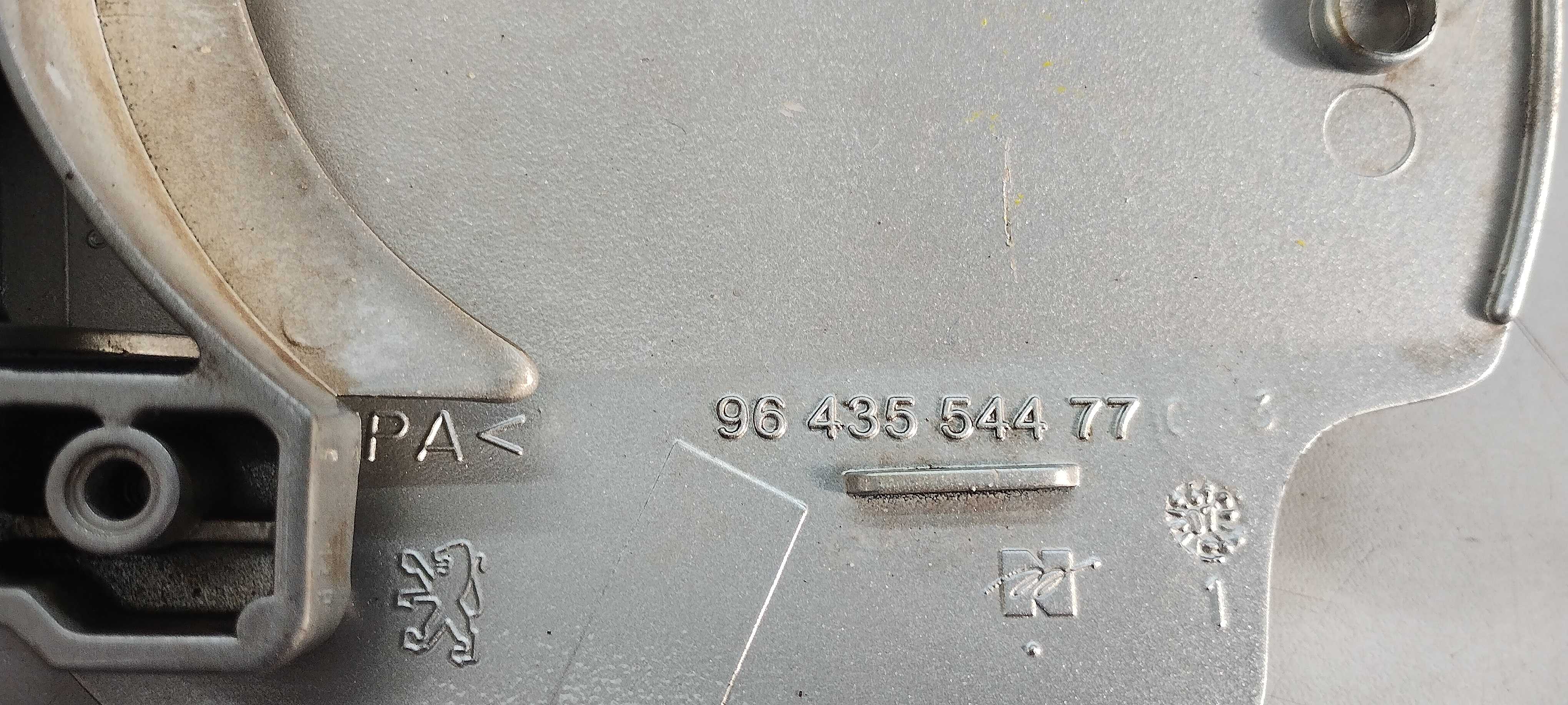 Portinhola Tampa Tanque Combustível Peugeot 307 2008 Prata 3