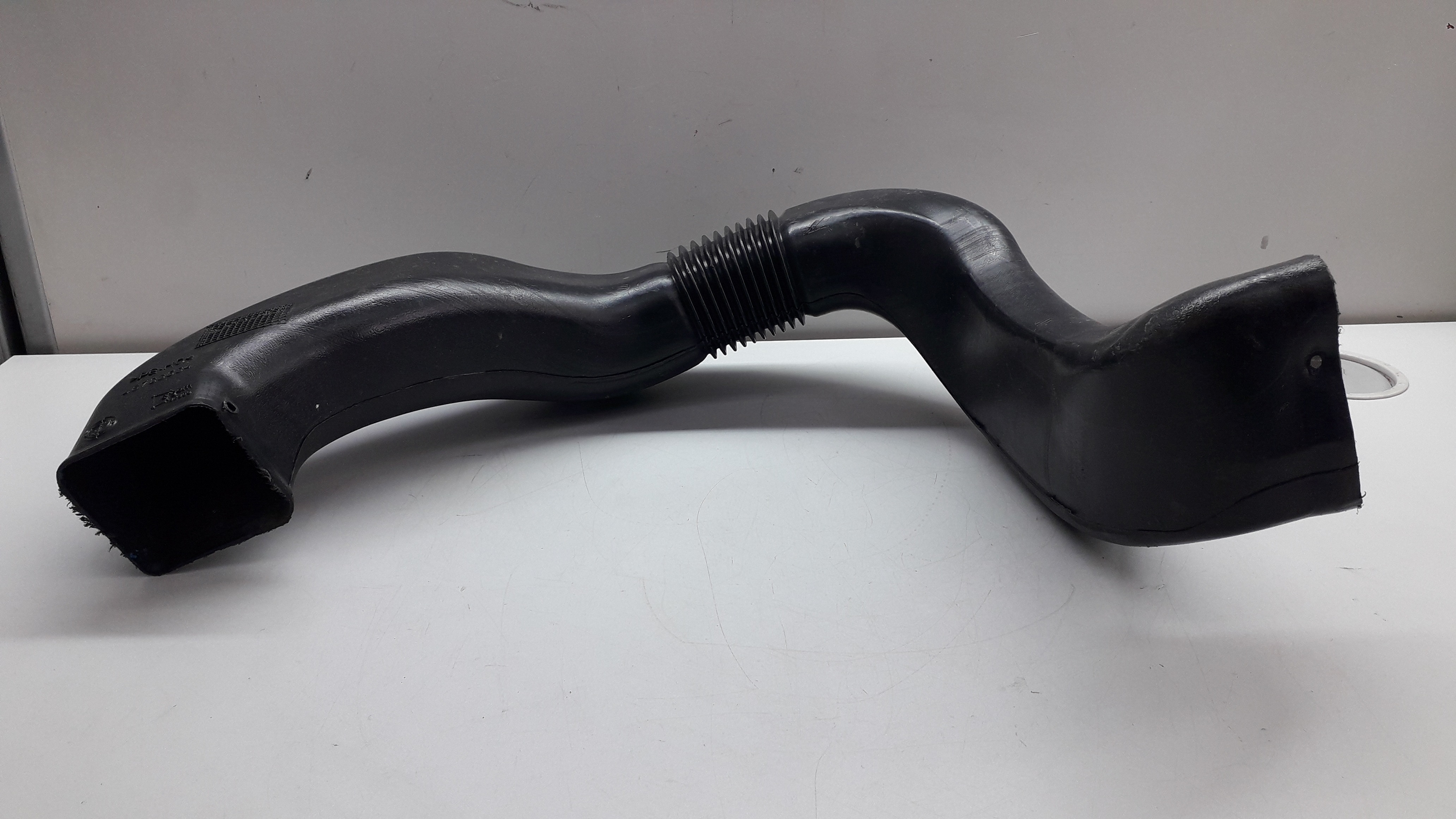Duto De Ar Lado Esquerdo Fiat Siena Strada 01/14 2