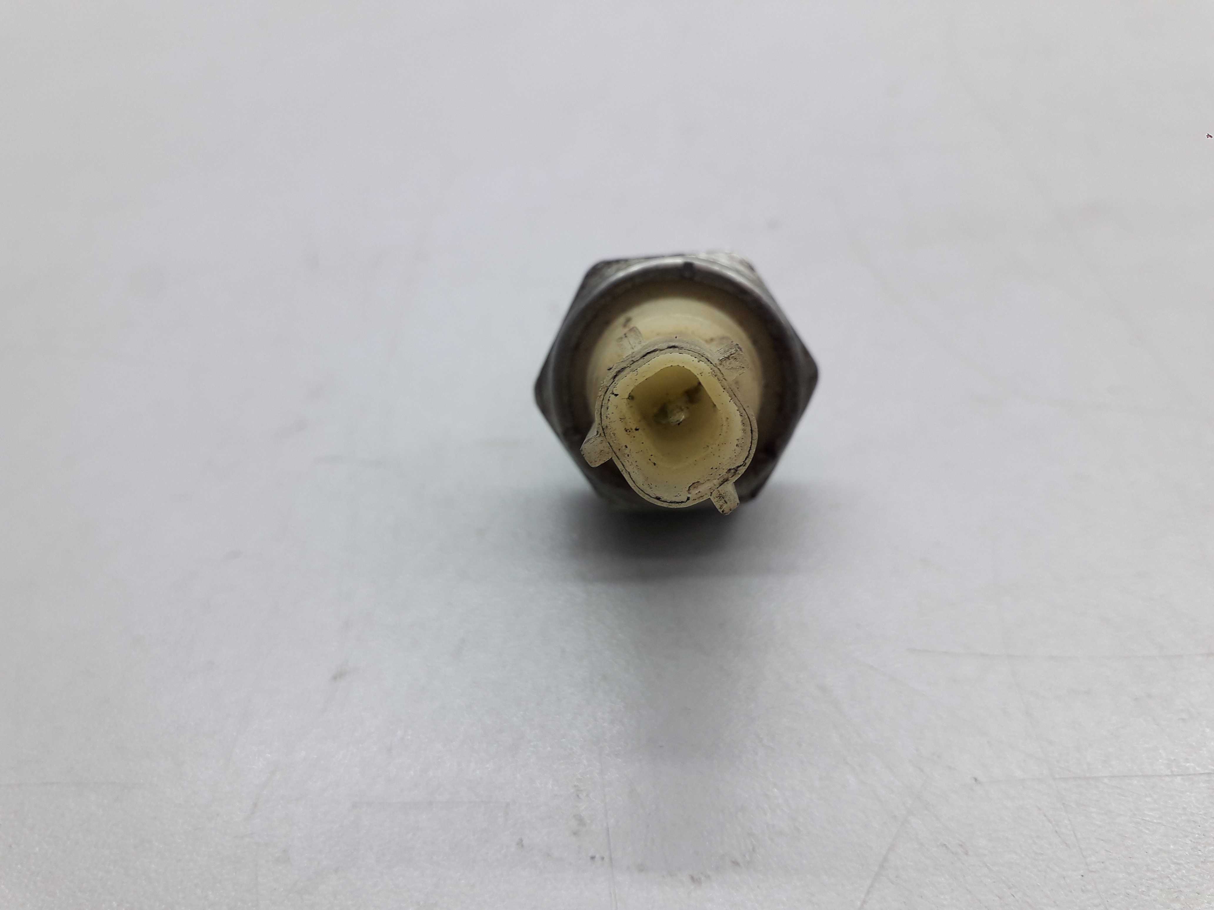 Interruptor De Óleo Vw Gol G2 G3 G4 4