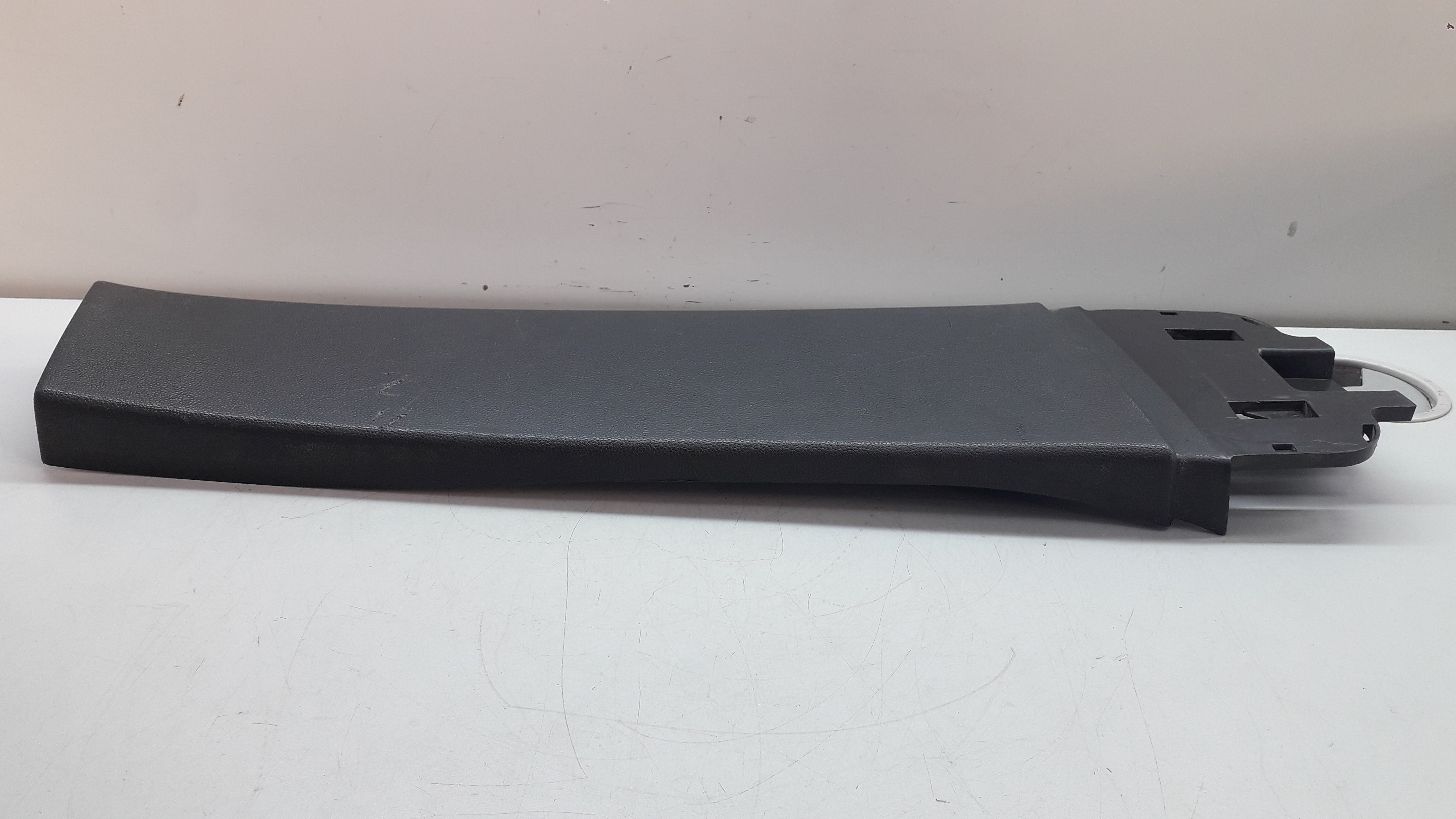 Moldura Coluna Central Inferior Direita Gm Vectra 06/11 2