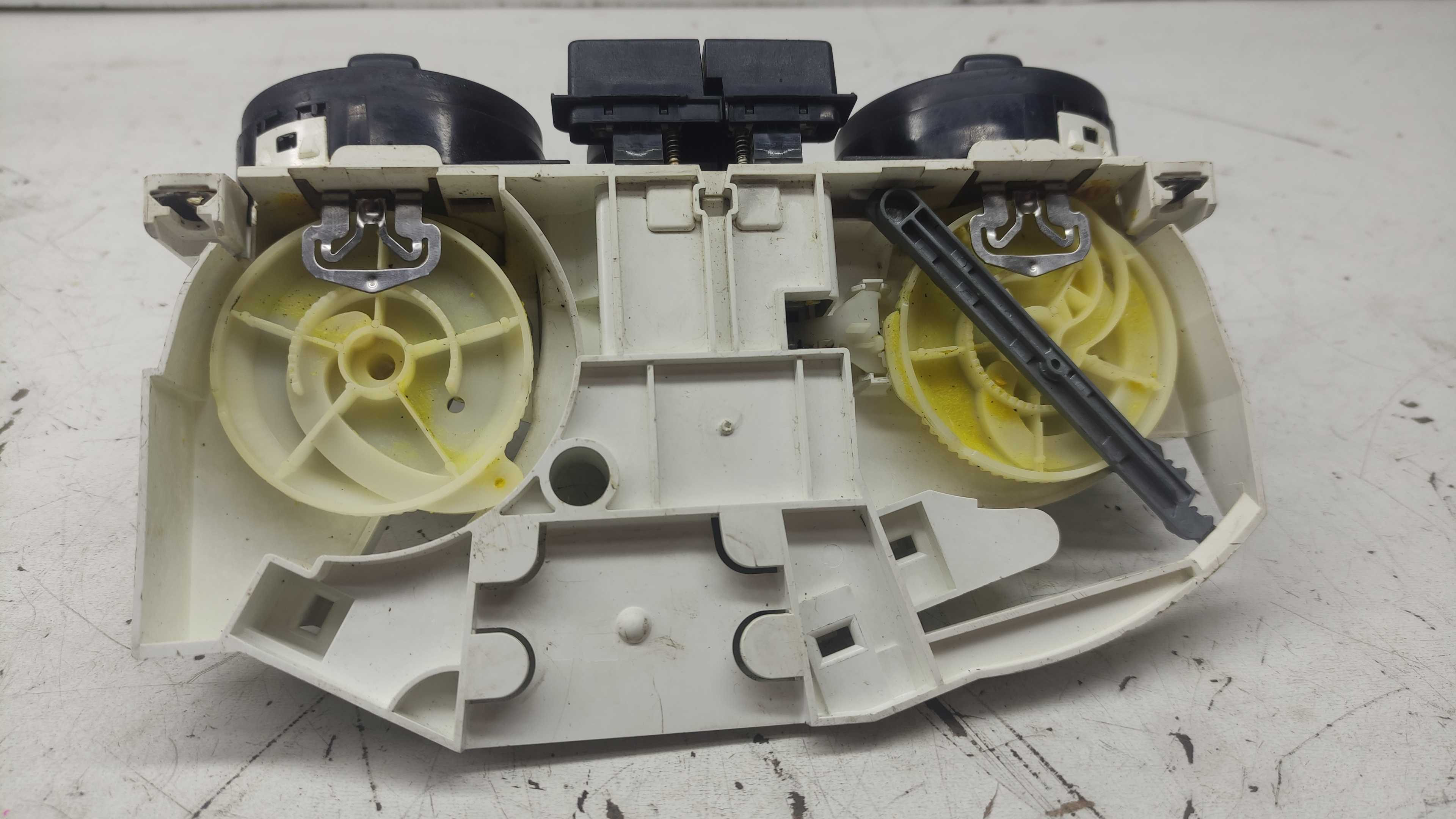 Comando Ar Condicionado Vw Golf 99 4