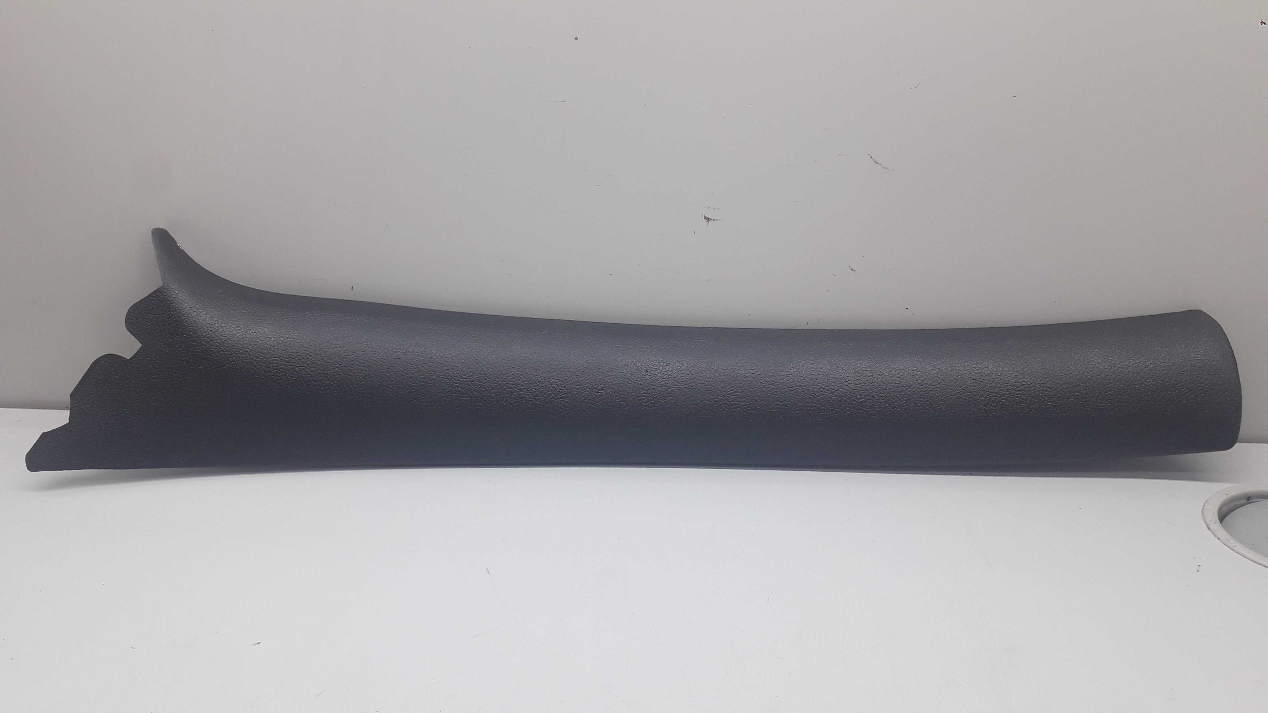 Moldura Coluna Esquerda Parabrisa Palio 2001/2003  Preto 1