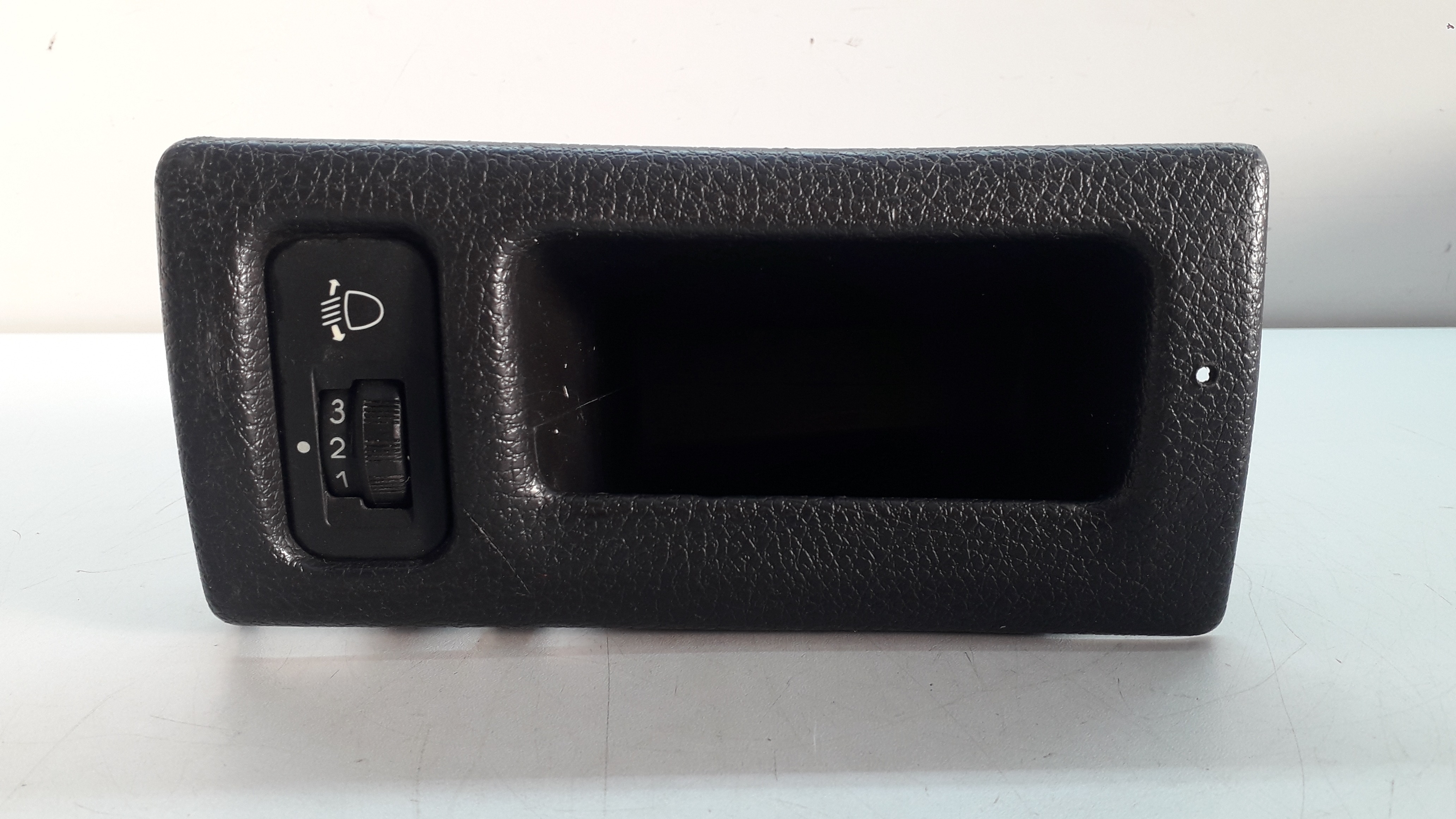 Moldura Botão Luz Farol Peugeot 206 2007 1